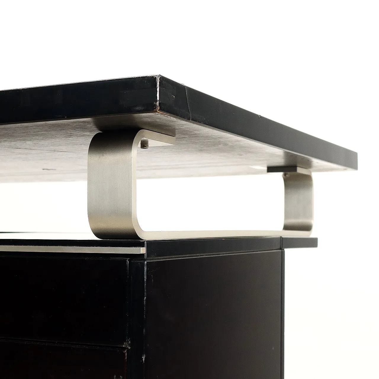 Scrivania in legno impiallicciato nero con dettagli in alluminio cromato, anni '60 6