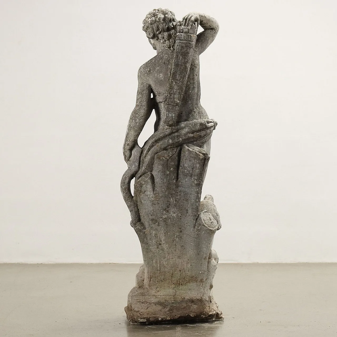 Scultura da giardino in graniglia di Apollo con cane 8