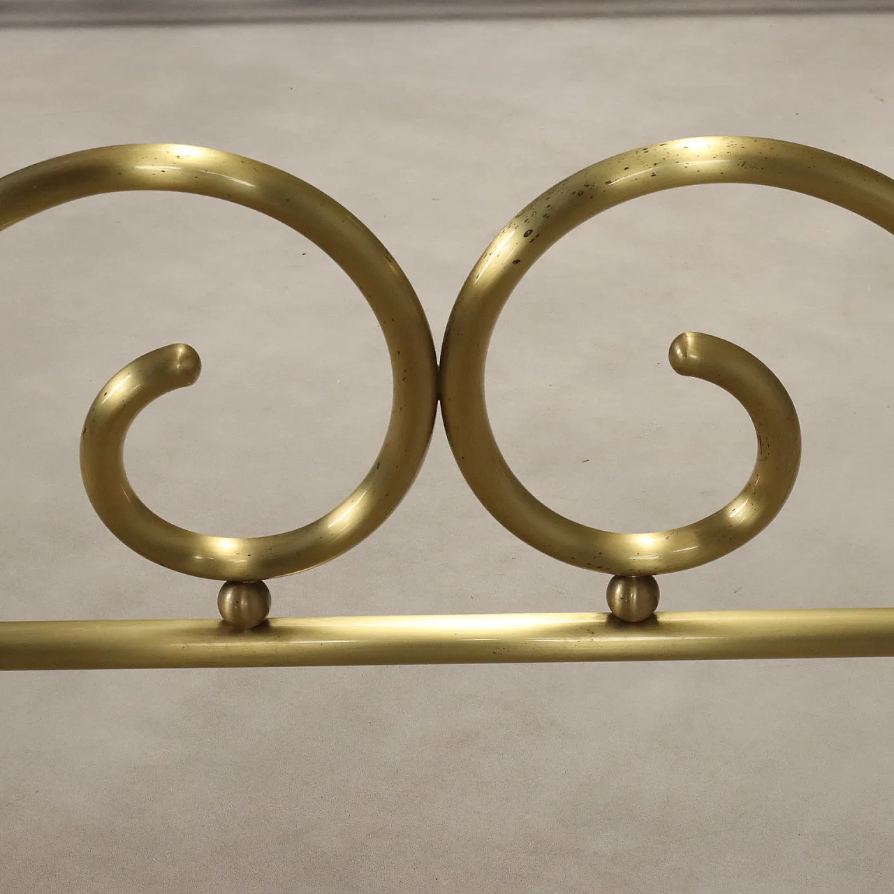 Letto matrimoniale in ottone con particolari arricciati, '900 6