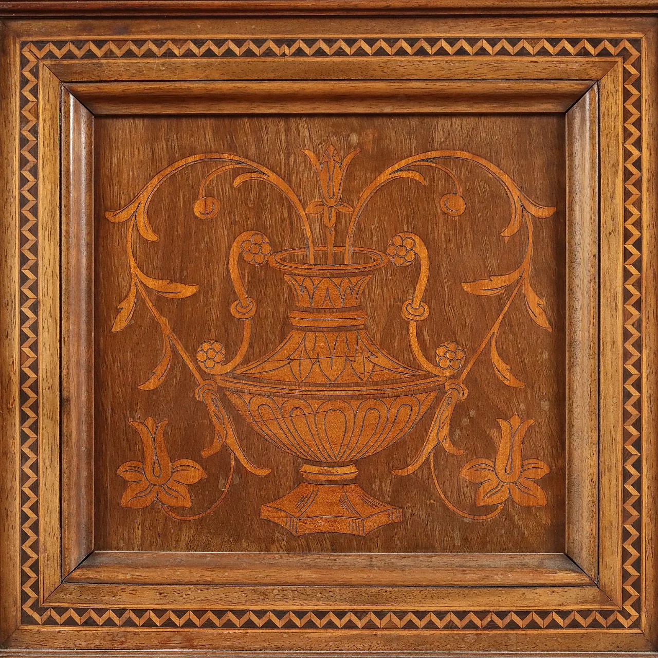 Mobile Neorinascimentale in legno di noce, '900 7