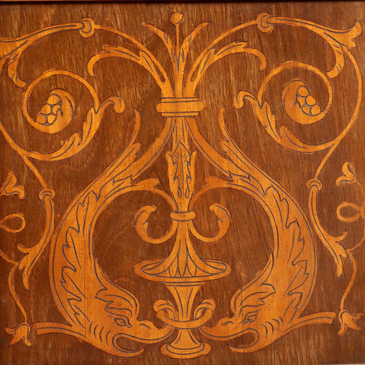Mobile Neorinascimentale in legno di noce, '900 8