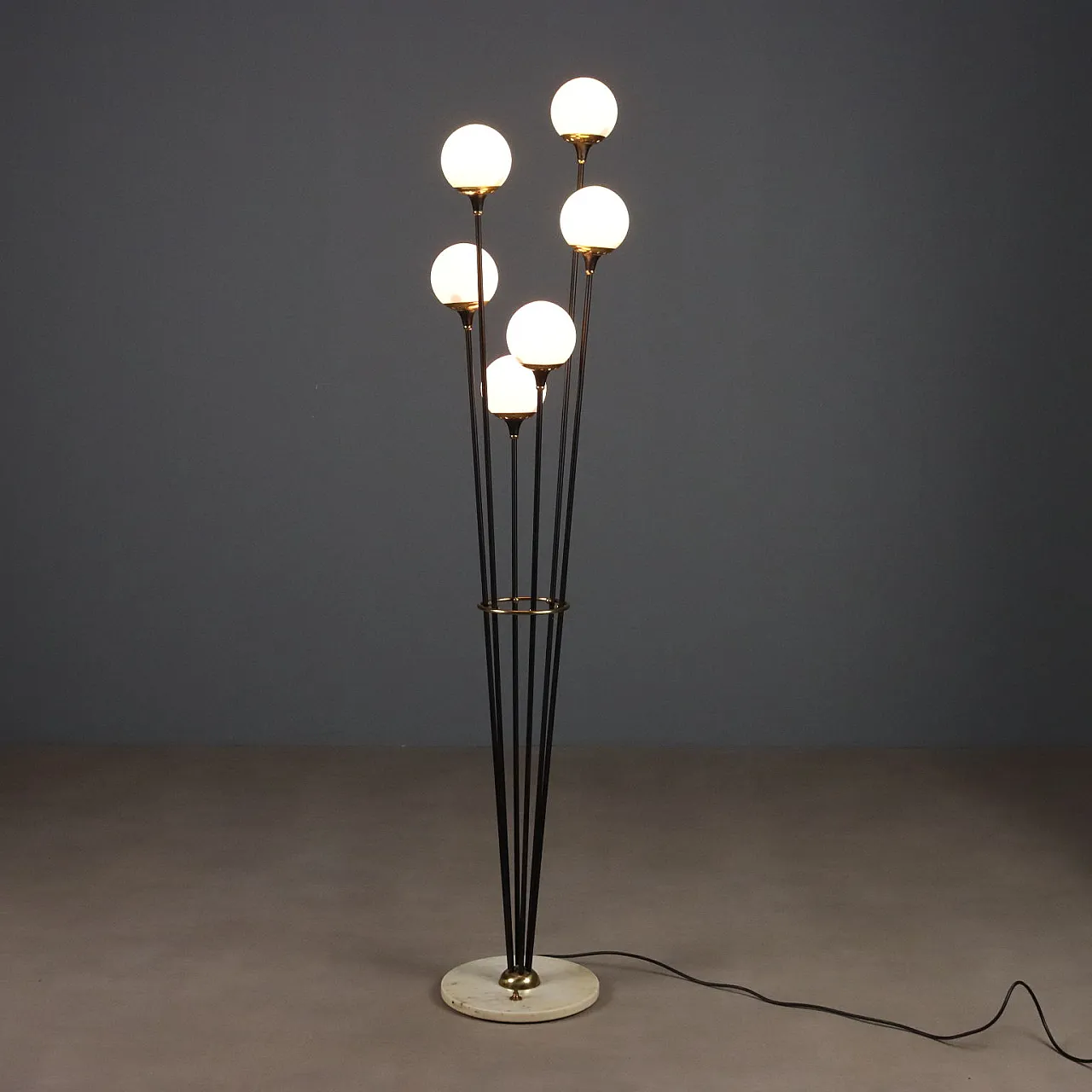 Lampada in marmo, metallo smaltato, ottone e vetro opalino, '900 1