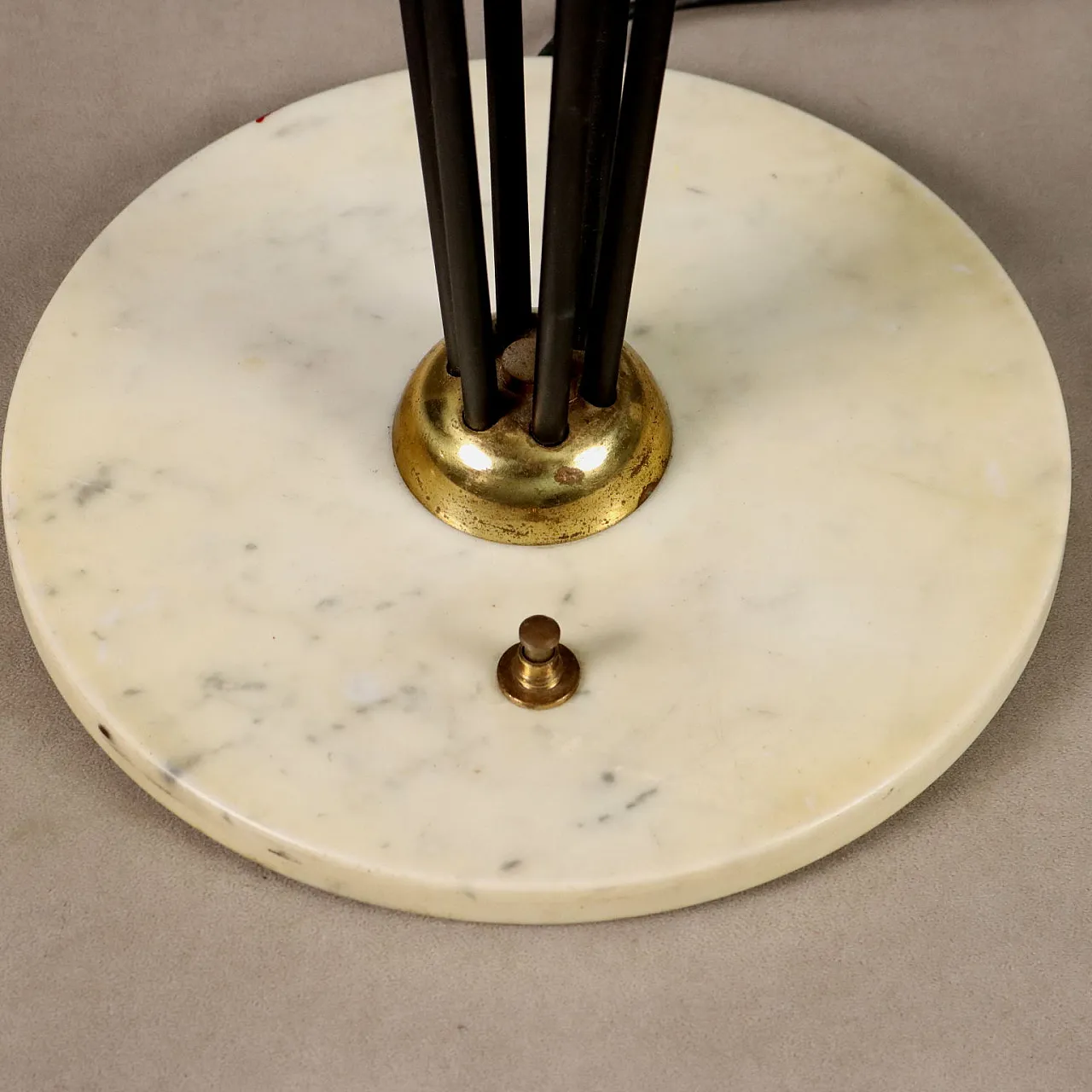 Lampada in marmo, metallo smaltato, ottone e vetro opalino, '900 10
