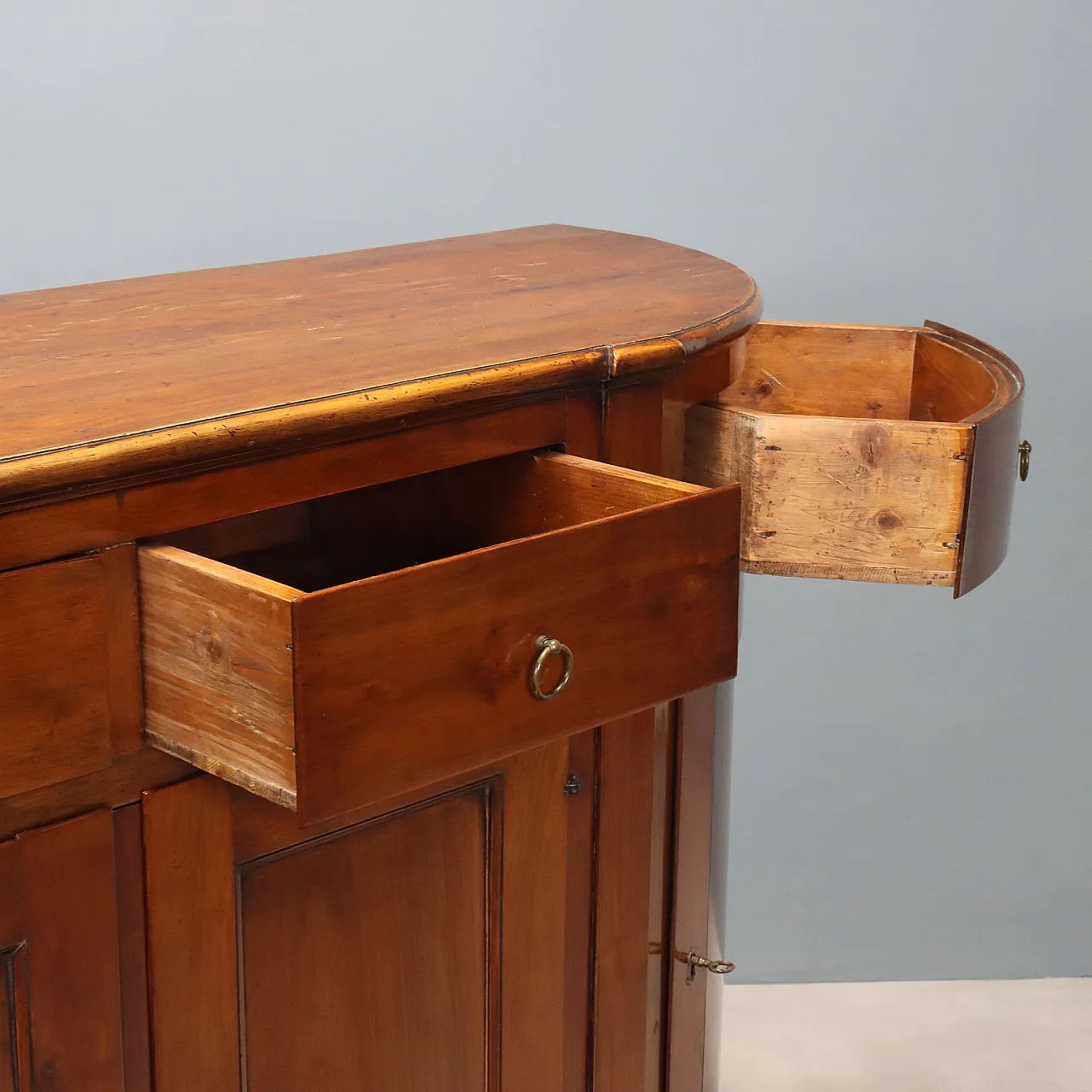 Credenza scantonata in ciliegio, primo '900 6