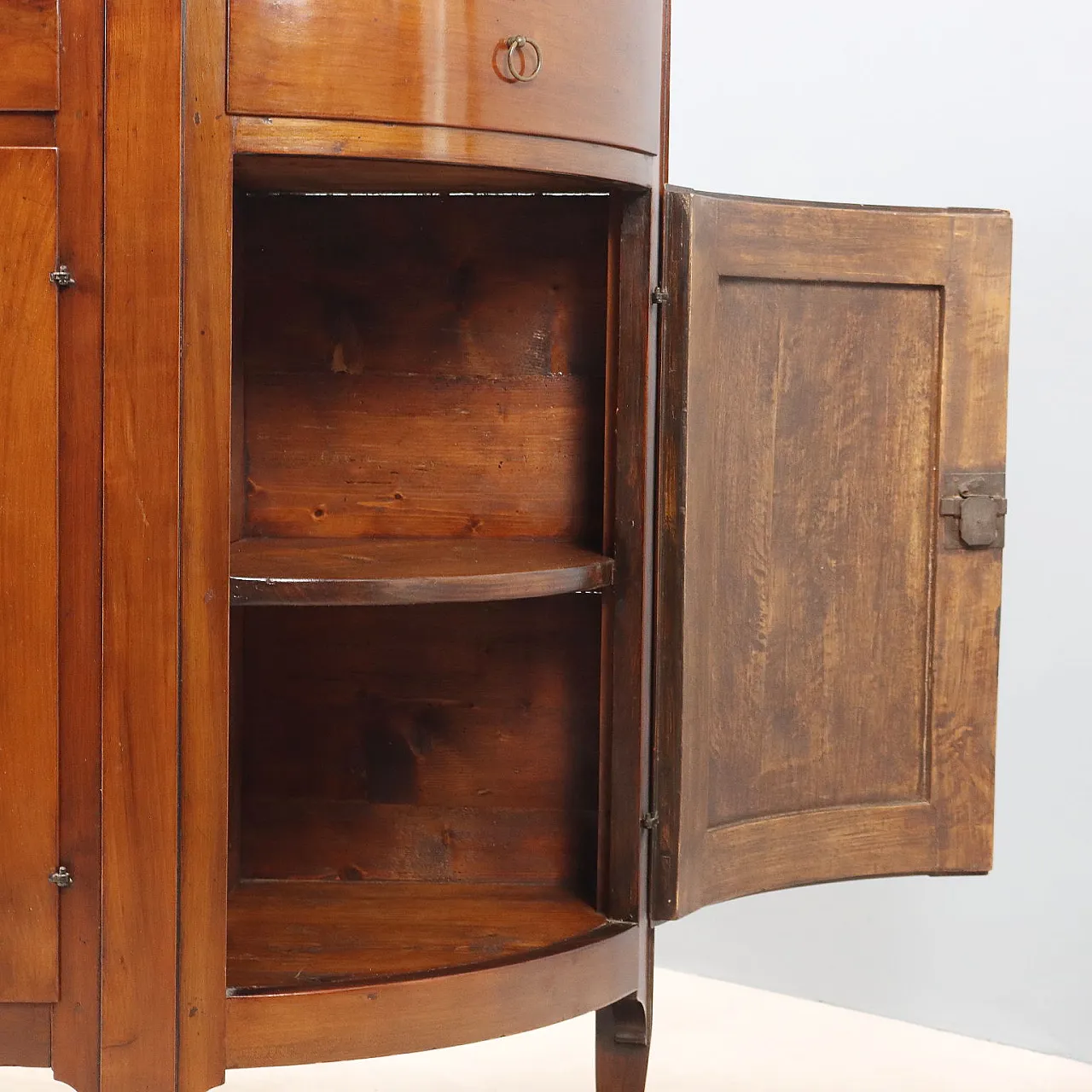 Credenza scantonata in ciliegio, primo '900 8