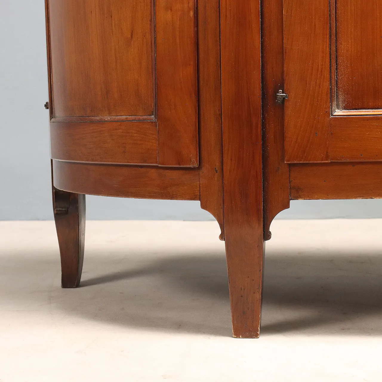Credenza scantonata in ciliegio, primo '900 10
