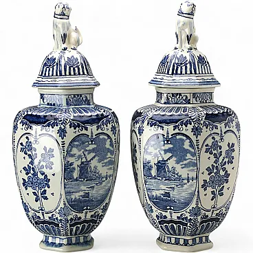 Coppia di vasi in ceramica delfts, '900