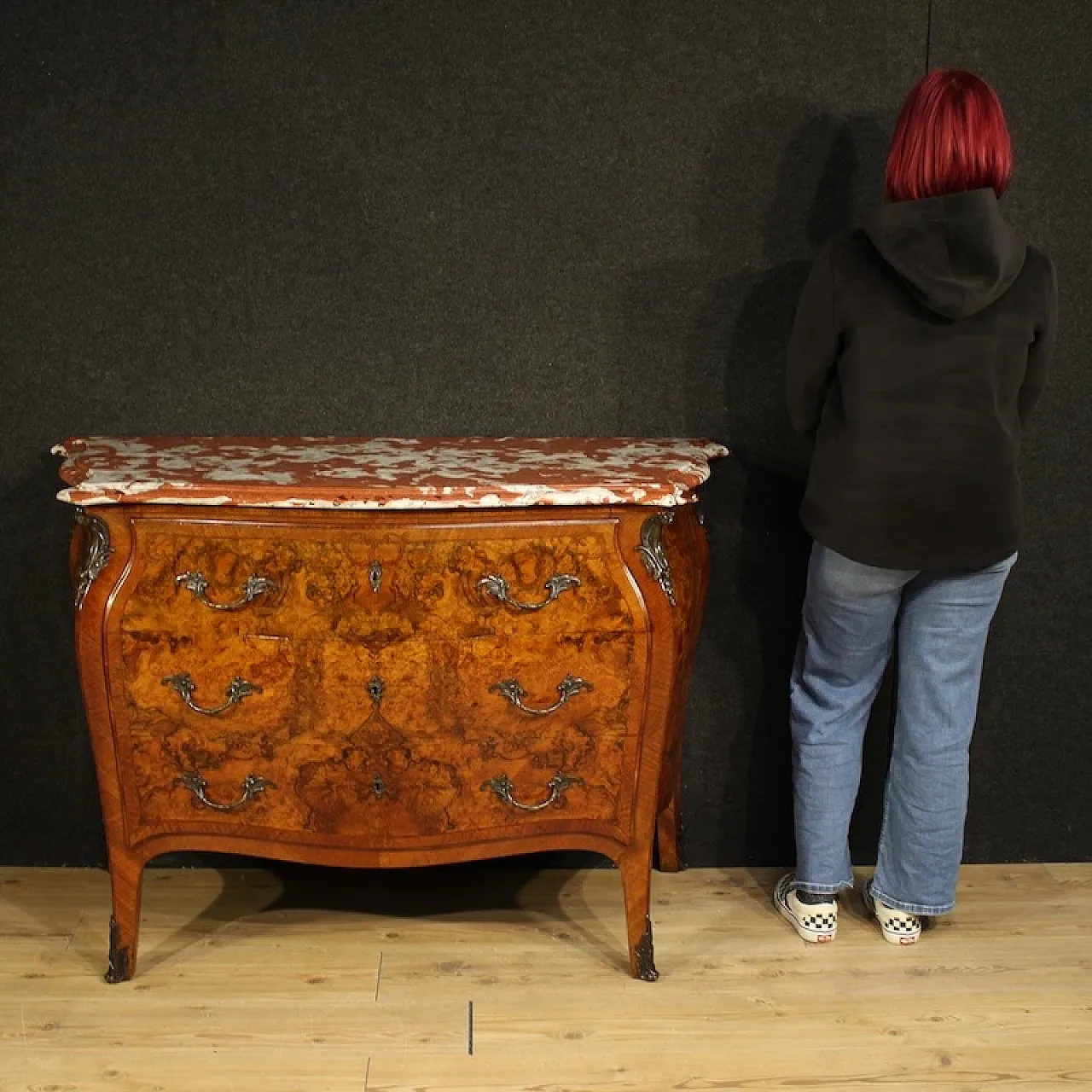 Louis XV style inlaid chest of drawers with marble top, 20th century 7