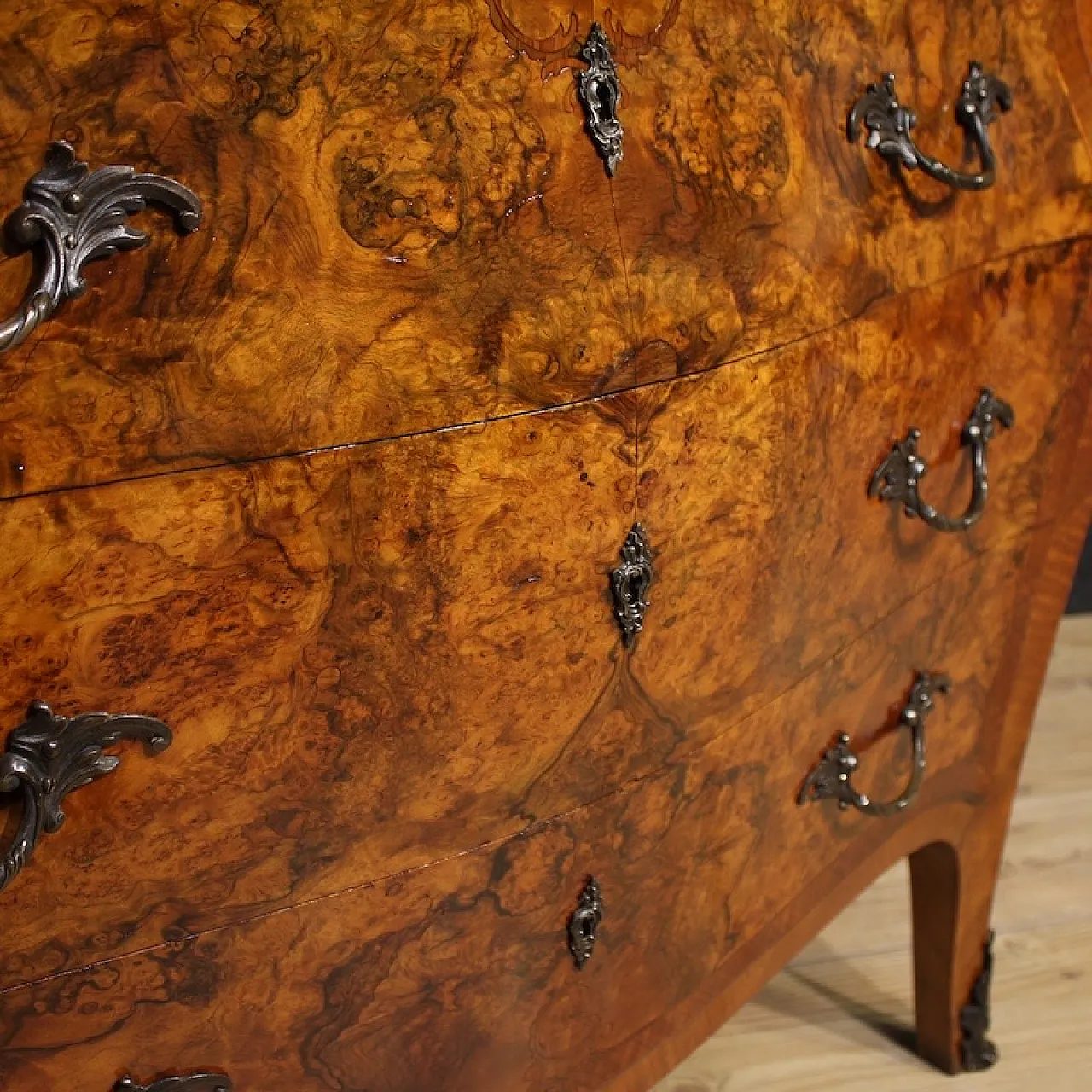 Louis XV style inlaid chest of drawers with marble top, 20th century 9