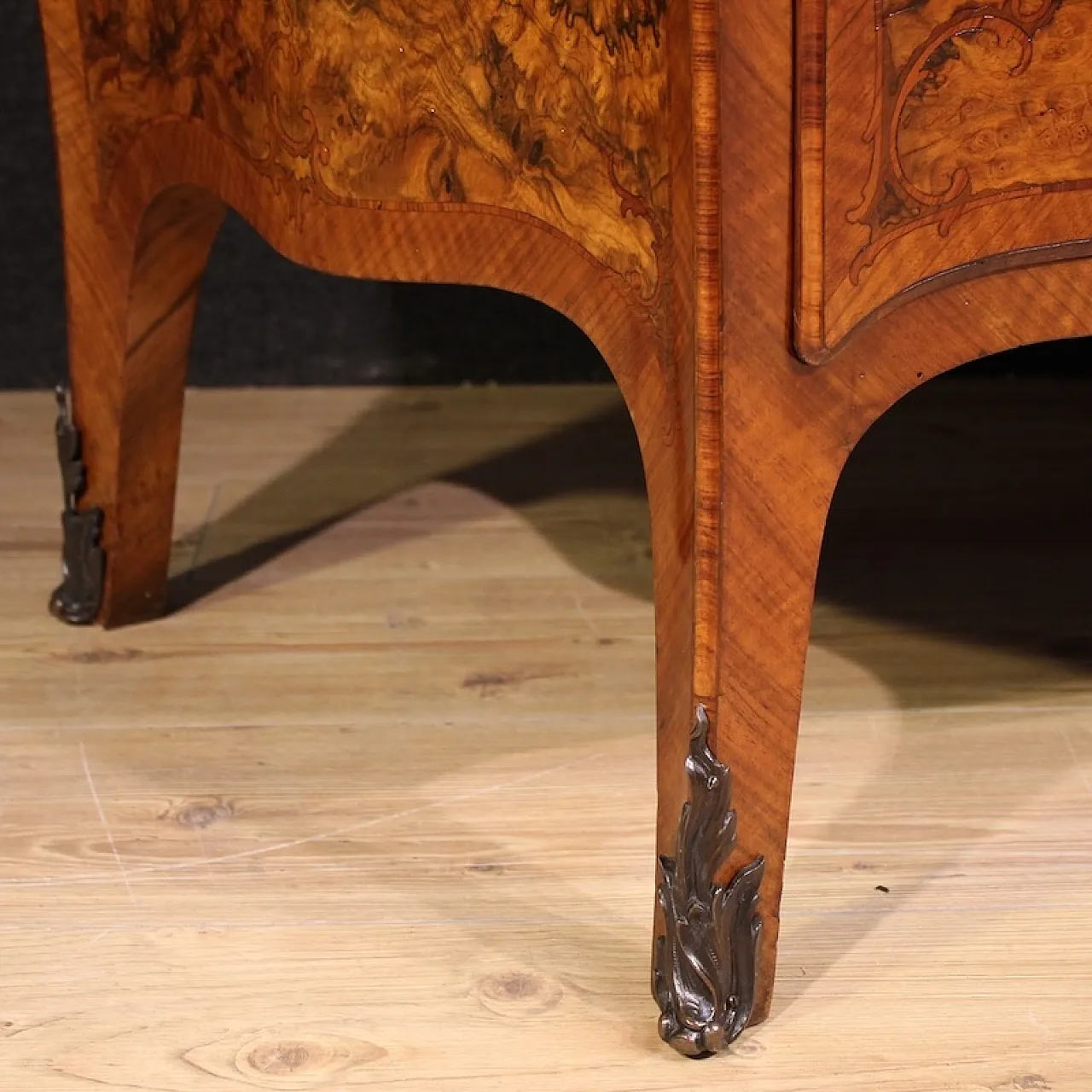 Louis XV style inlaid chest of drawers with marble top, 20th century 13