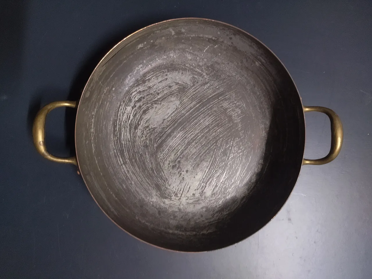 Large copper saucepan 2