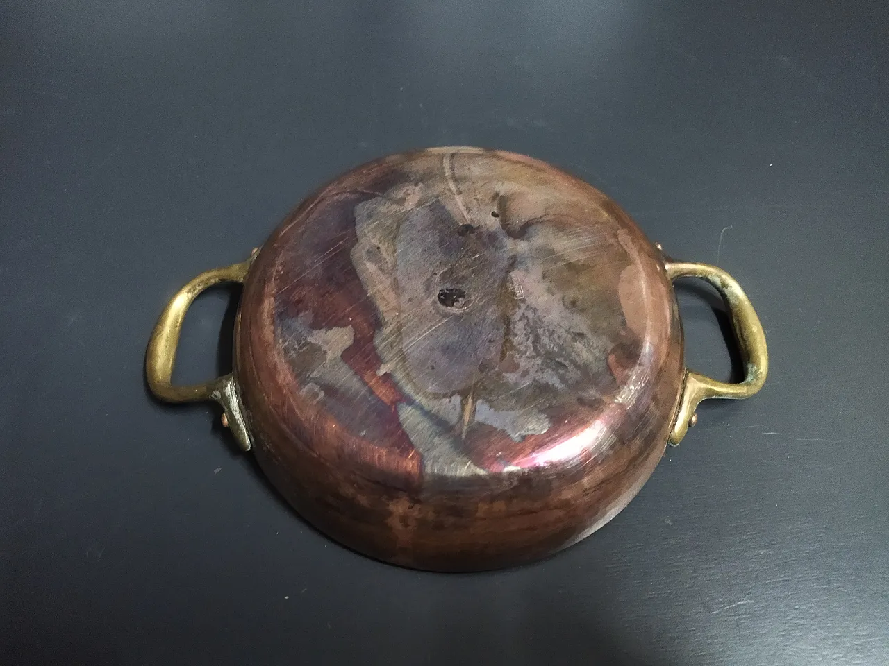 Large copper saucepan 4