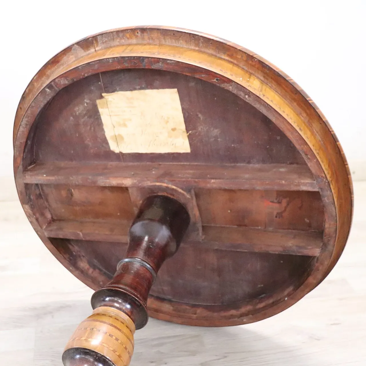 Tavolino rotondo raffinato intarsio, '800 11