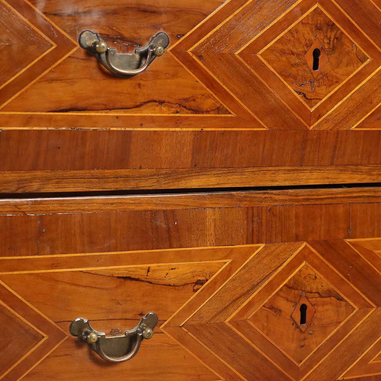 Walnut flap with olive wood scores, 18th century 9