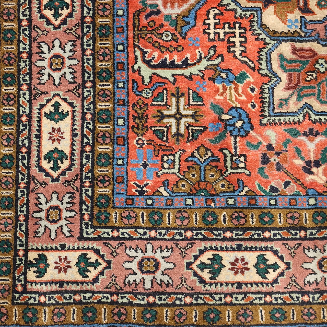 Hand-knotted rug, fine knotting, cotton, wool, and silk, 20th century 6