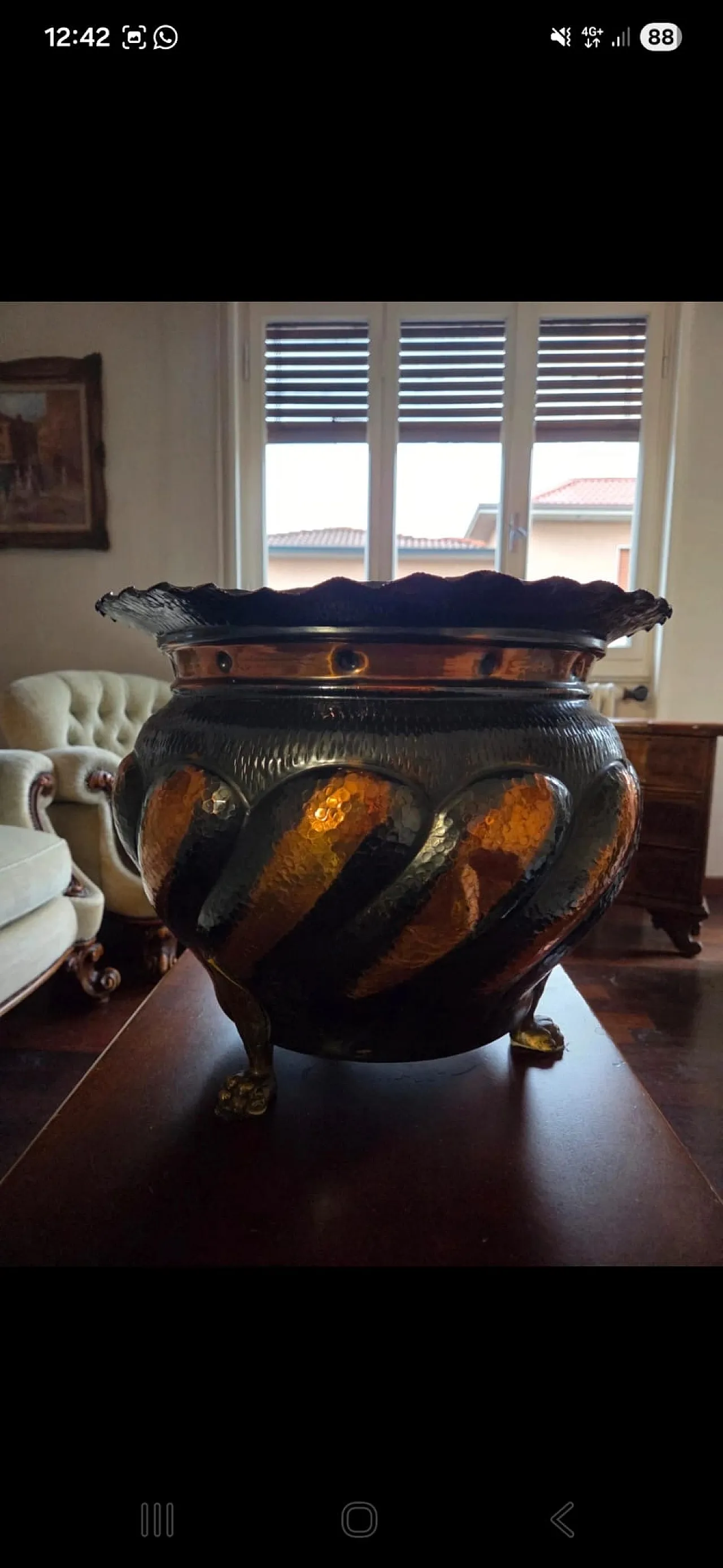 Porta vaso per pianta ornamentale in rame martellato, anni '60 1