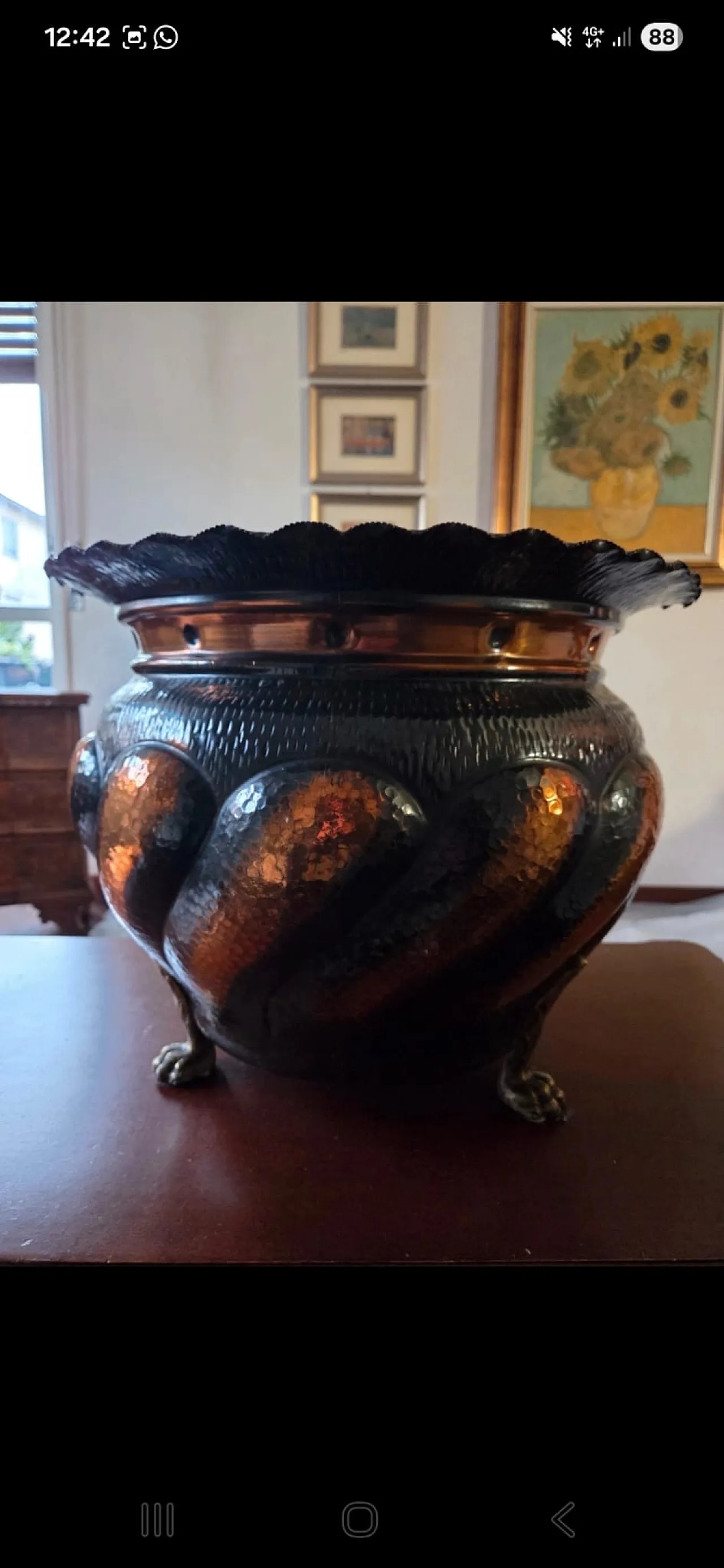 Porta vaso per pianta ornamentale in rame martellato, anni '60 3