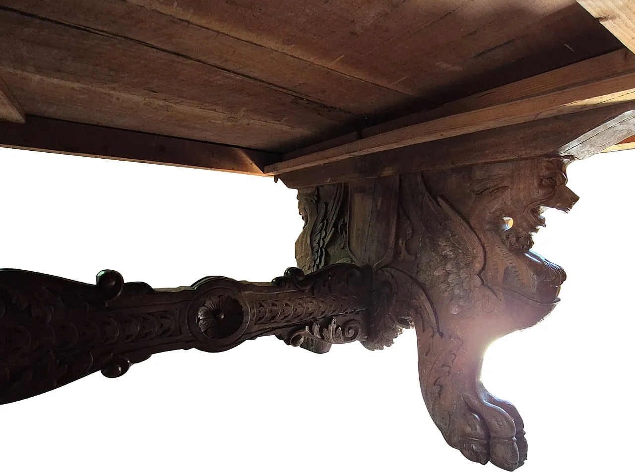 Monumental Neo-Renaissance Florentine table in carved walnut, 20th c. 7