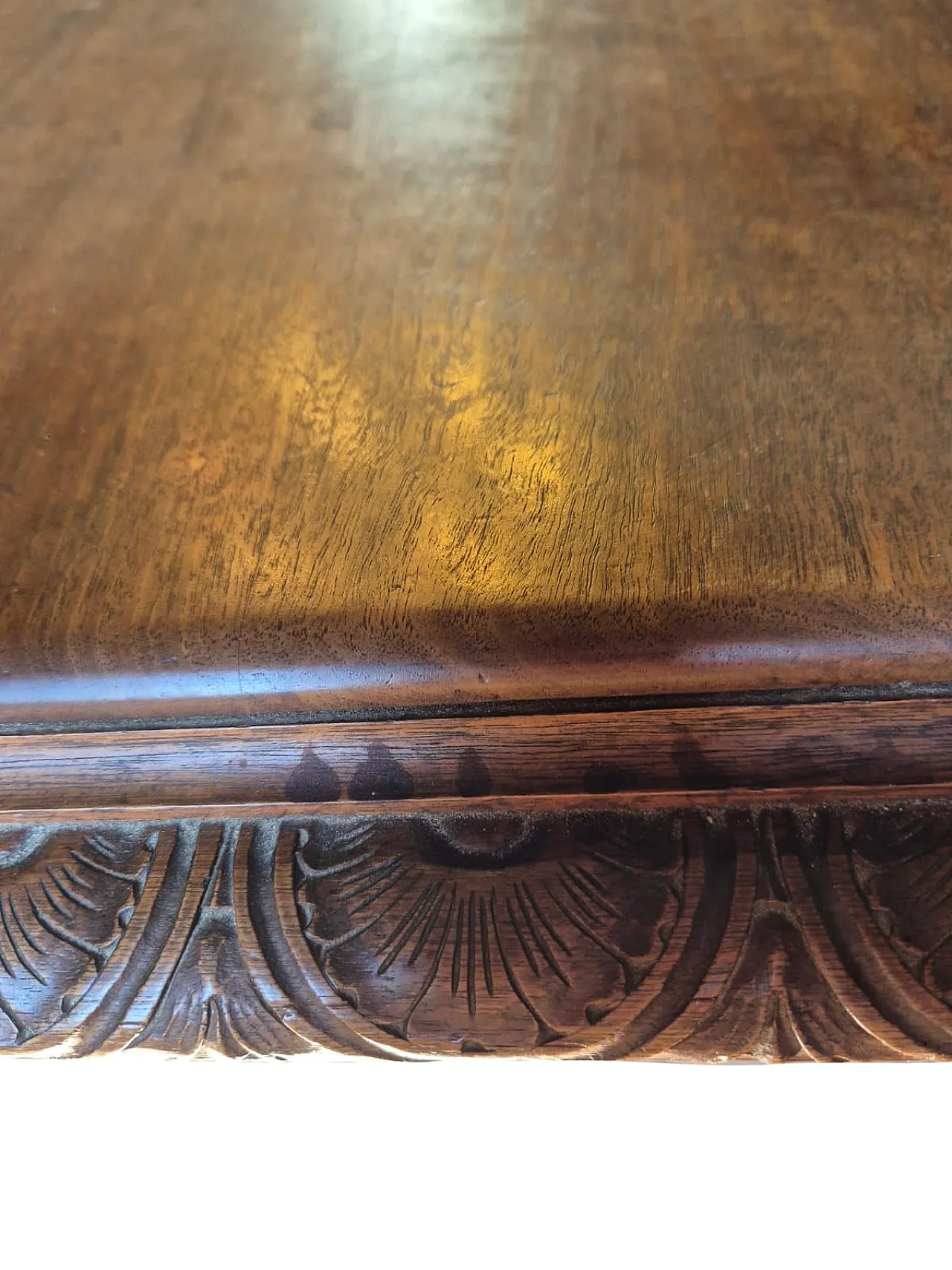 Monumental Neo-Renaissance Florentine table in carved walnut, 20th c. 15