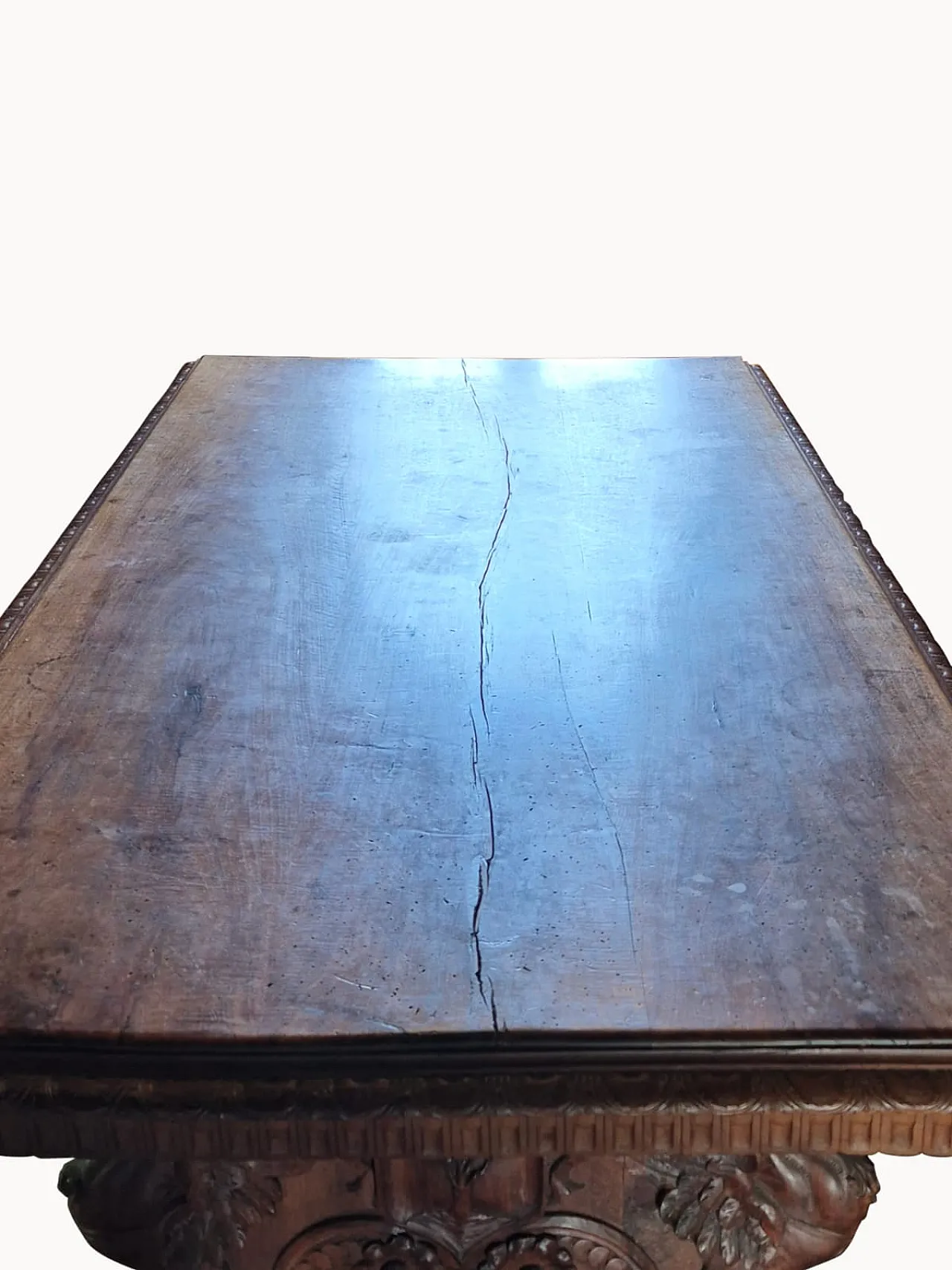 Monumental Neo-Renaissance Florentine table in carved walnut, 20th c. 19