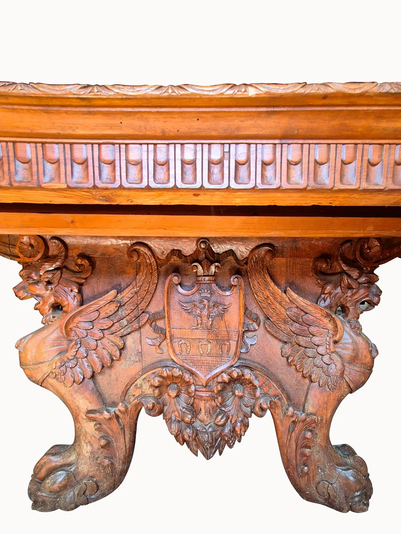 Monumental Neo-Renaissance Florentine table in carved walnut, 20th c. 20