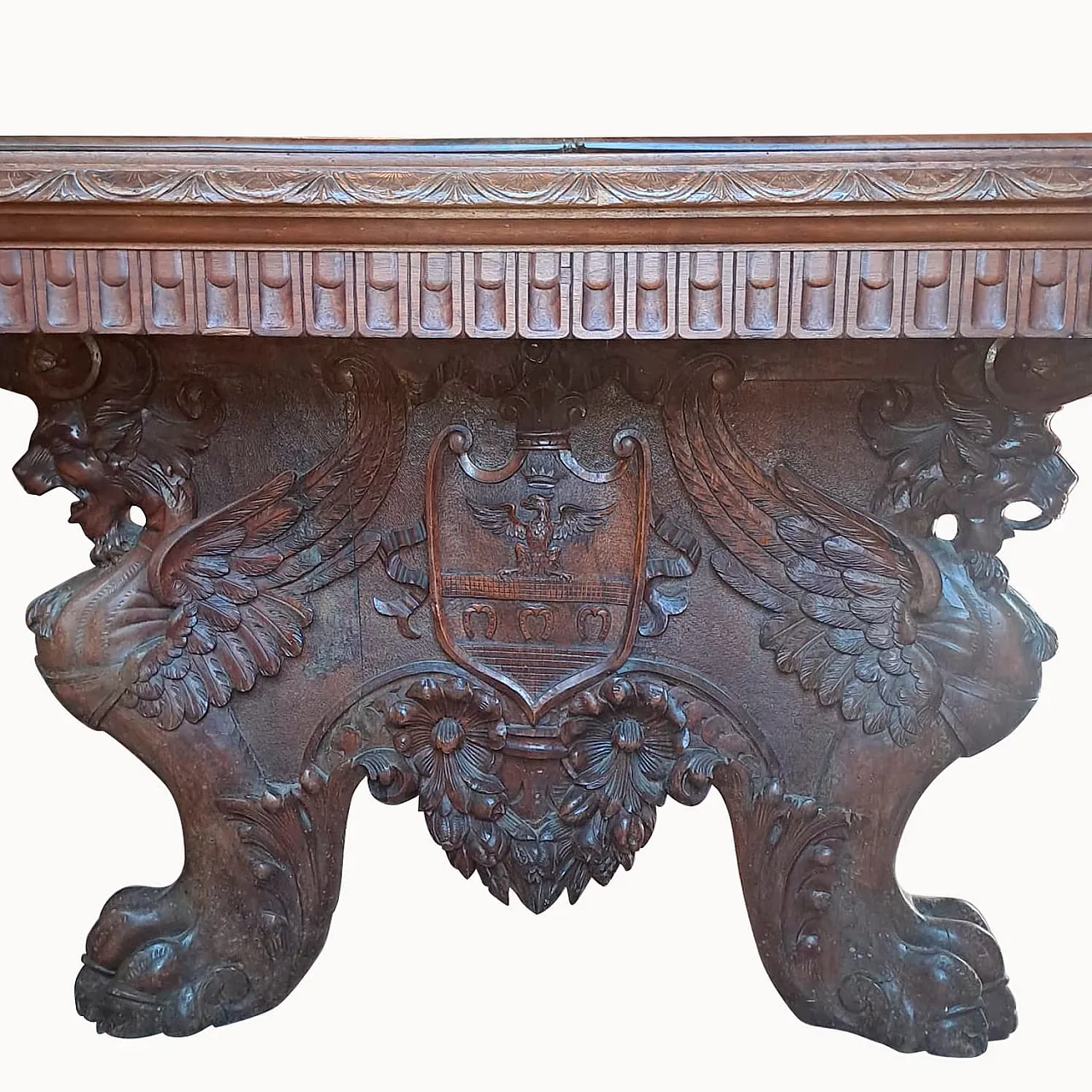 Monumental Neo-Renaissance Florentine table in carved walnut, 20th c. 24