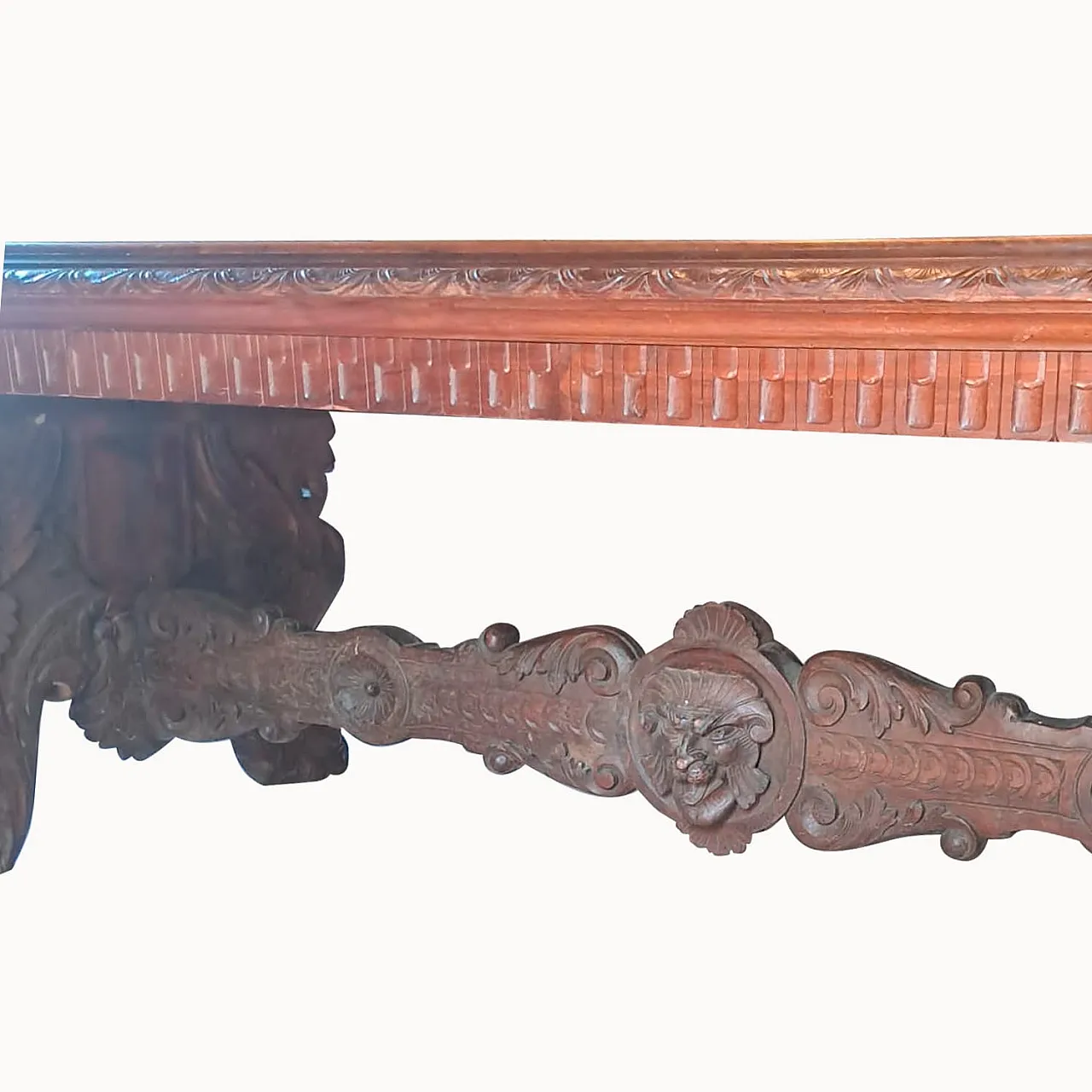 Monumental Neo-Renaissance Florentine table in carved walnut, 20th c. 25