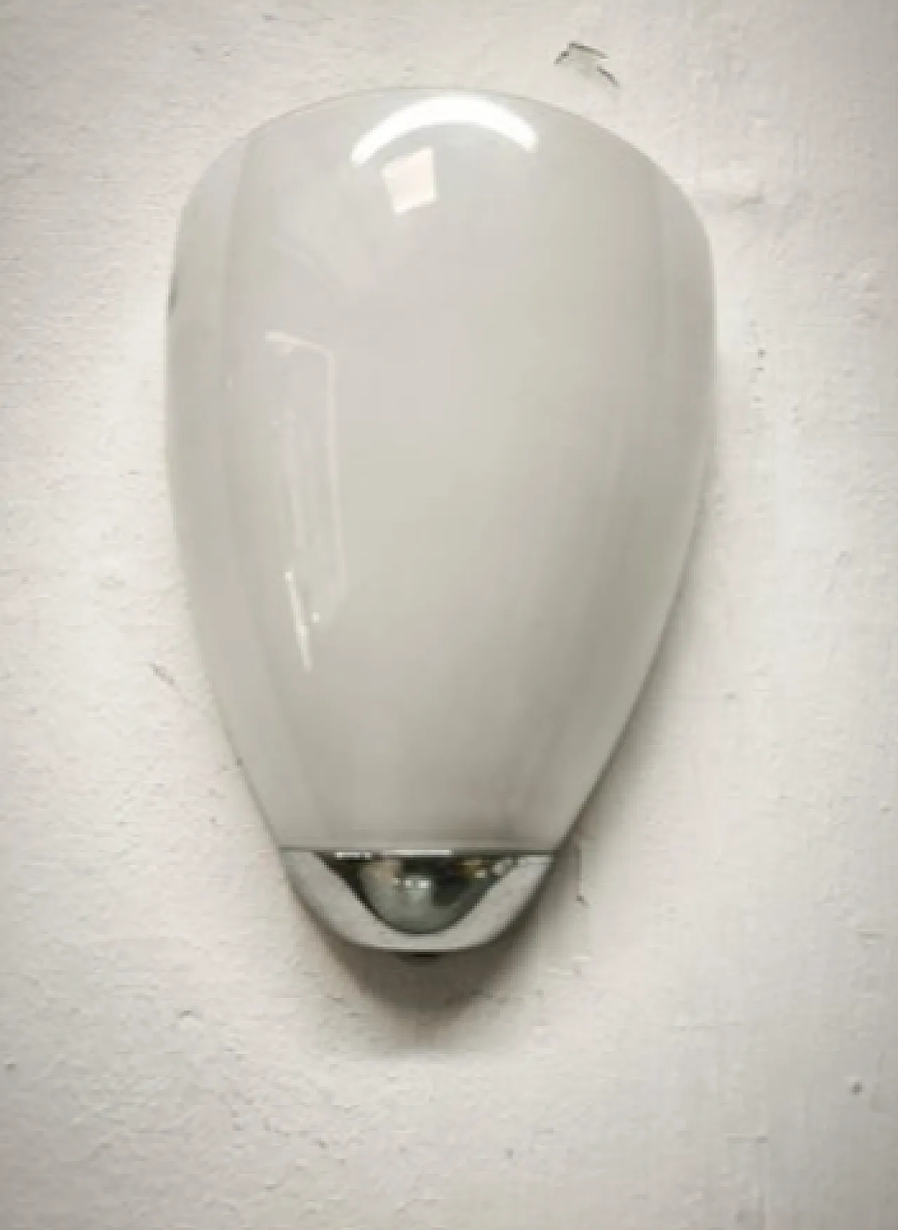 Chrome wall light with opal glass, 1990s 1