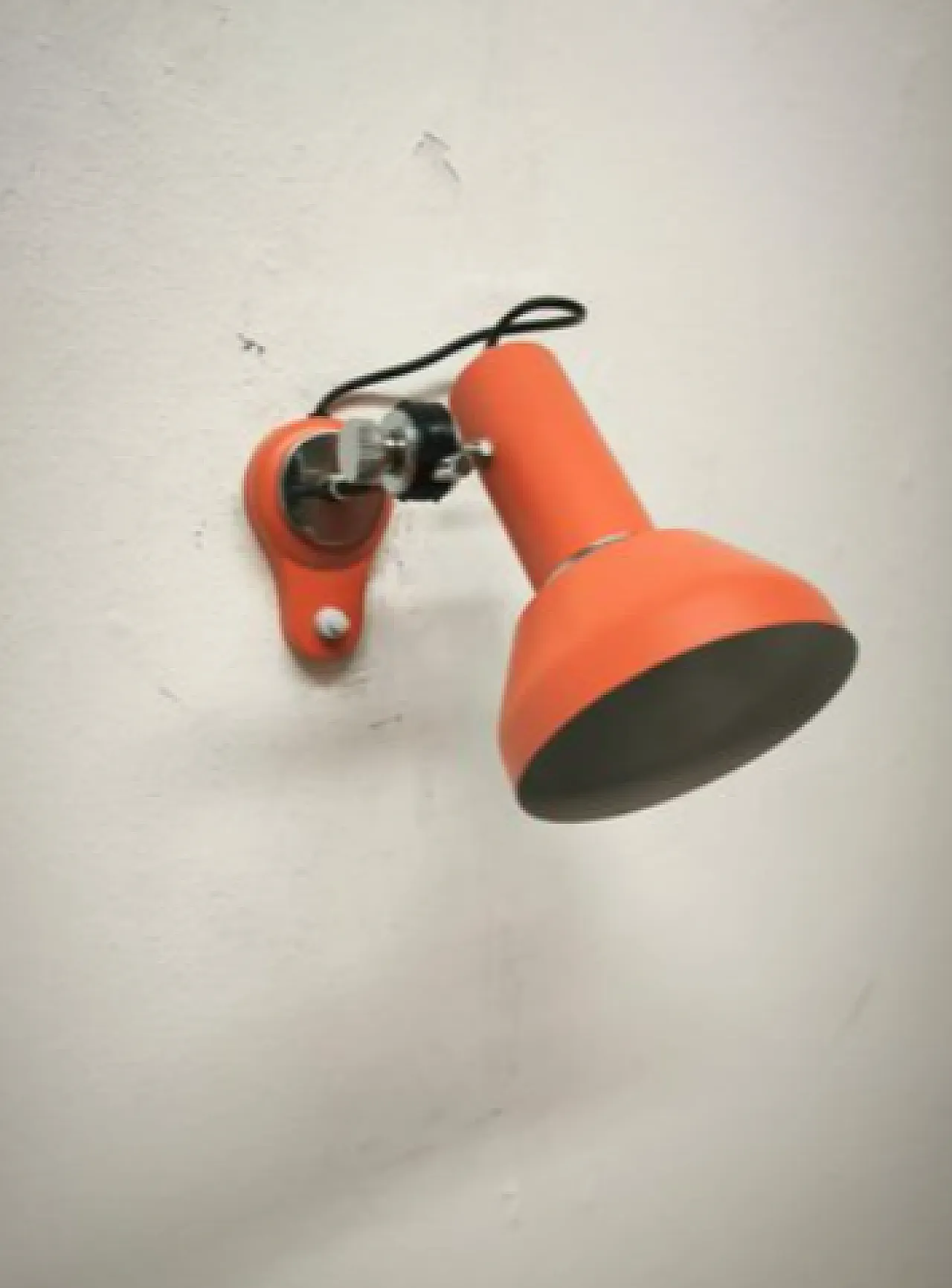 Adjustable spotlight with push button switch, 1970s 2