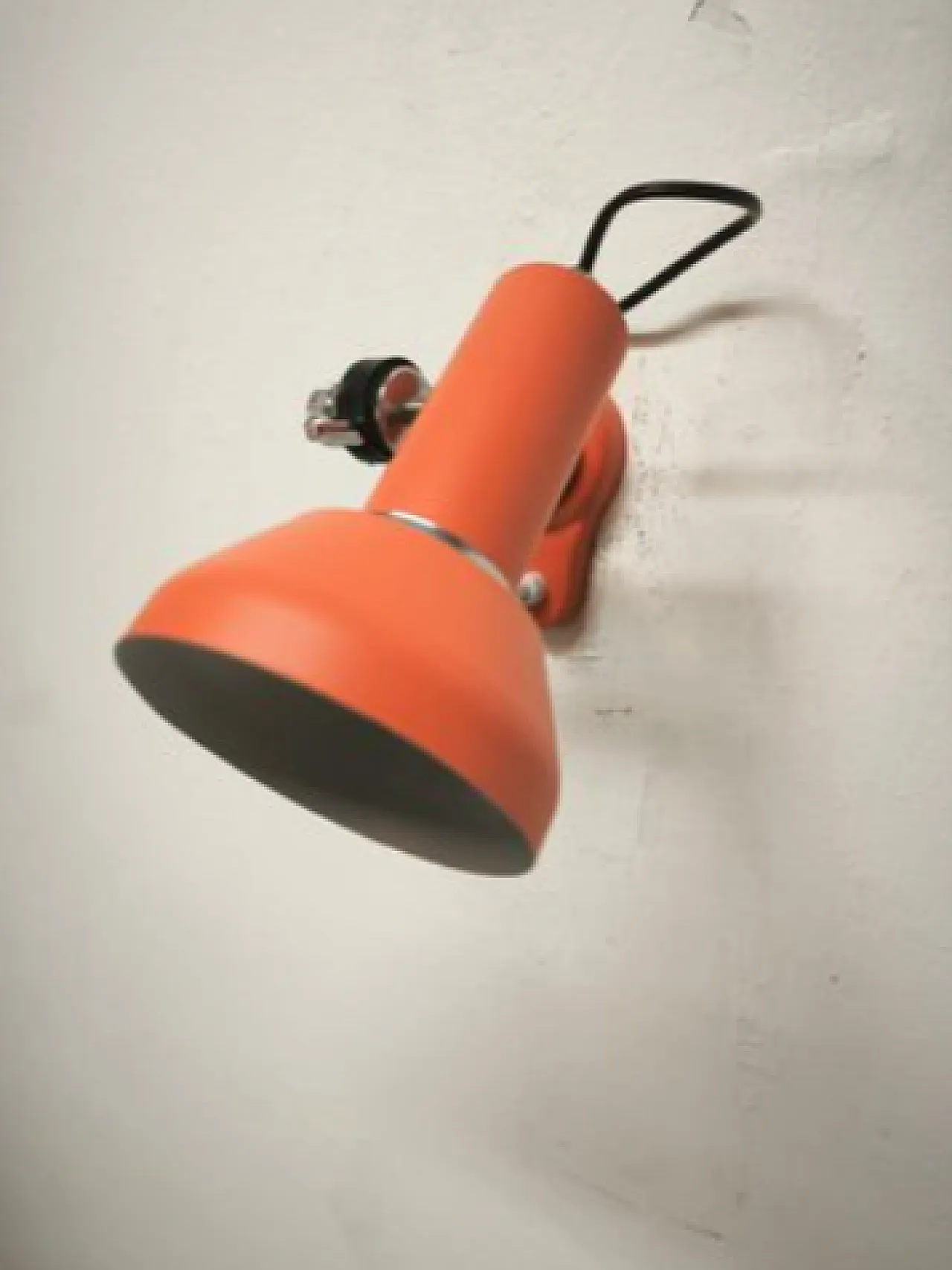Adjustable spotlight with push button switch, 1970s 4