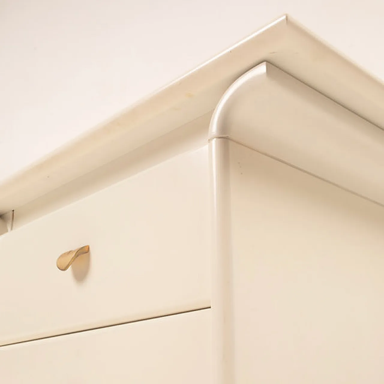 Pair of cream lacquered bedside tables by Pierre Cardin, 1980s 6