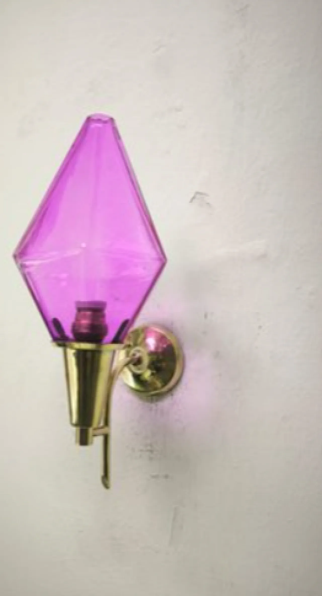 Brass wall lamp with llac Murano glass, 1950s 1