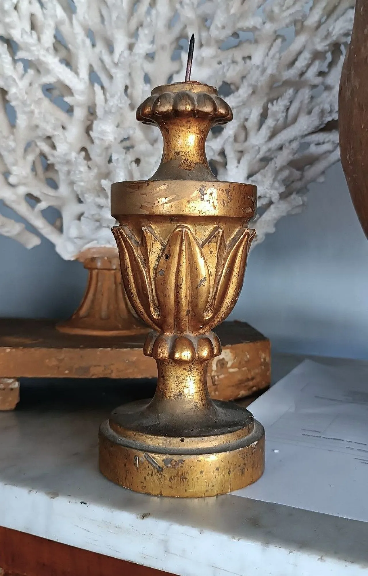 Gilded wood palm-holder candlestick, 18th century 3