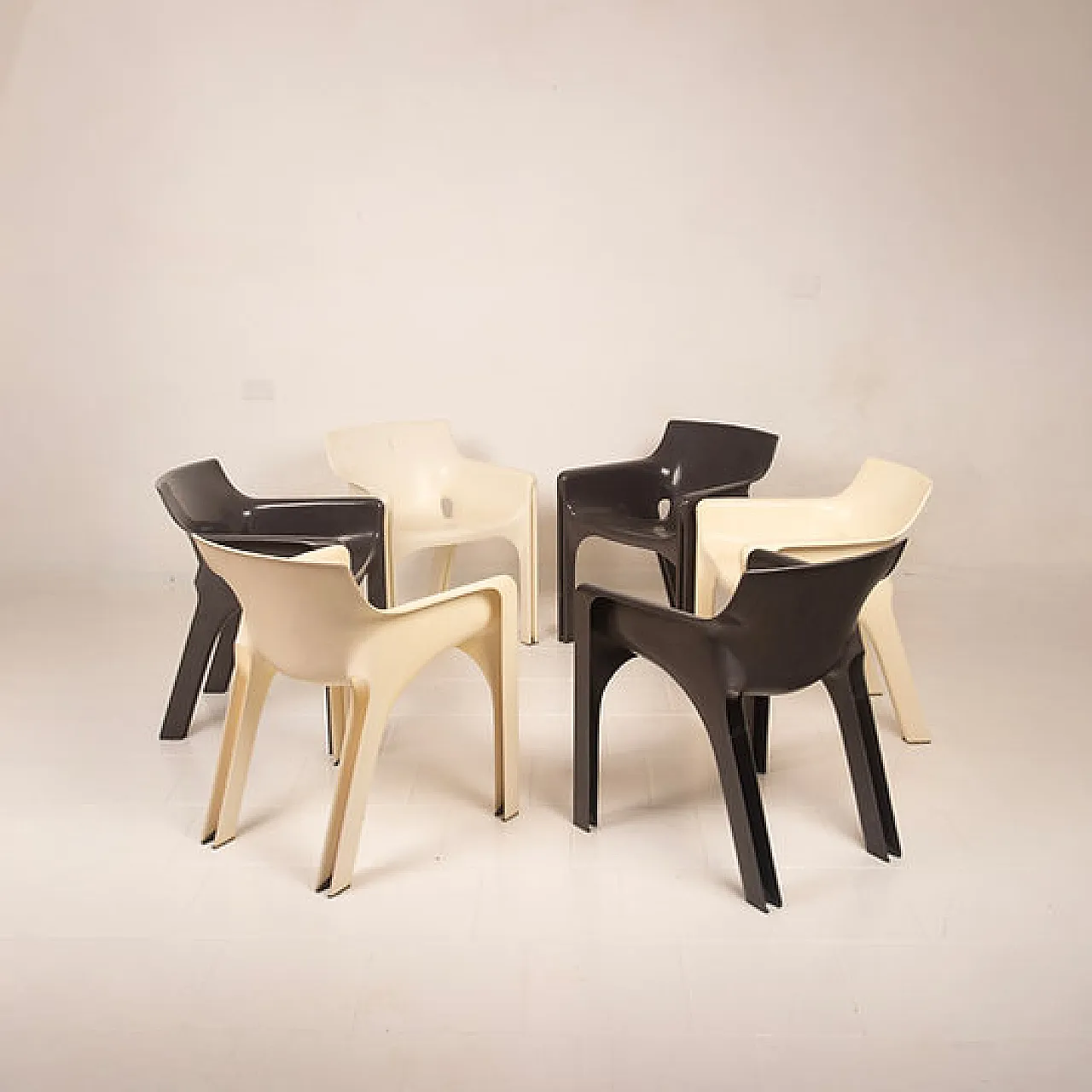 Gaudì armchairs by Vico Magistretti for Artemide, 1960s 1