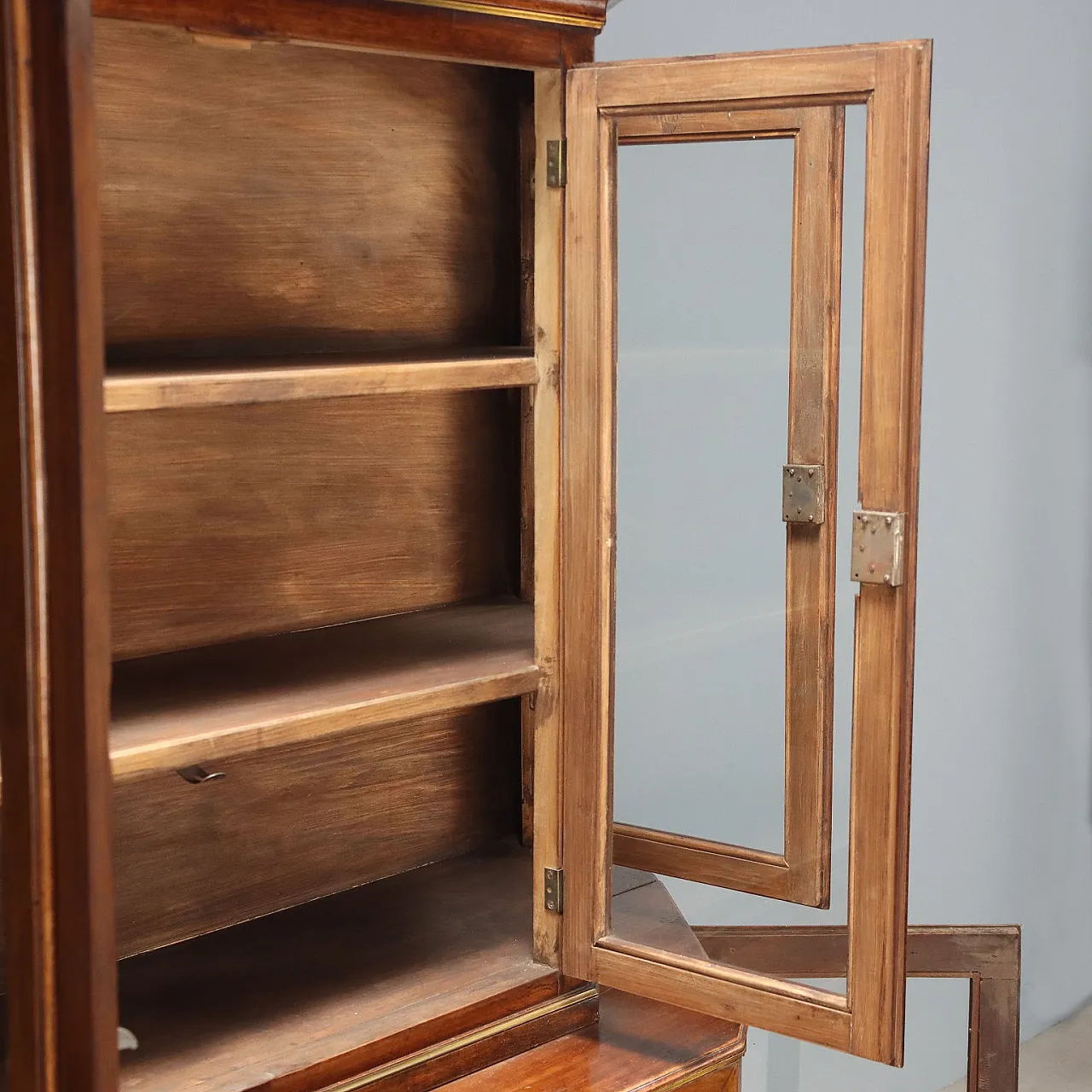 Double body corner sideboard in walnut, 19th century 5