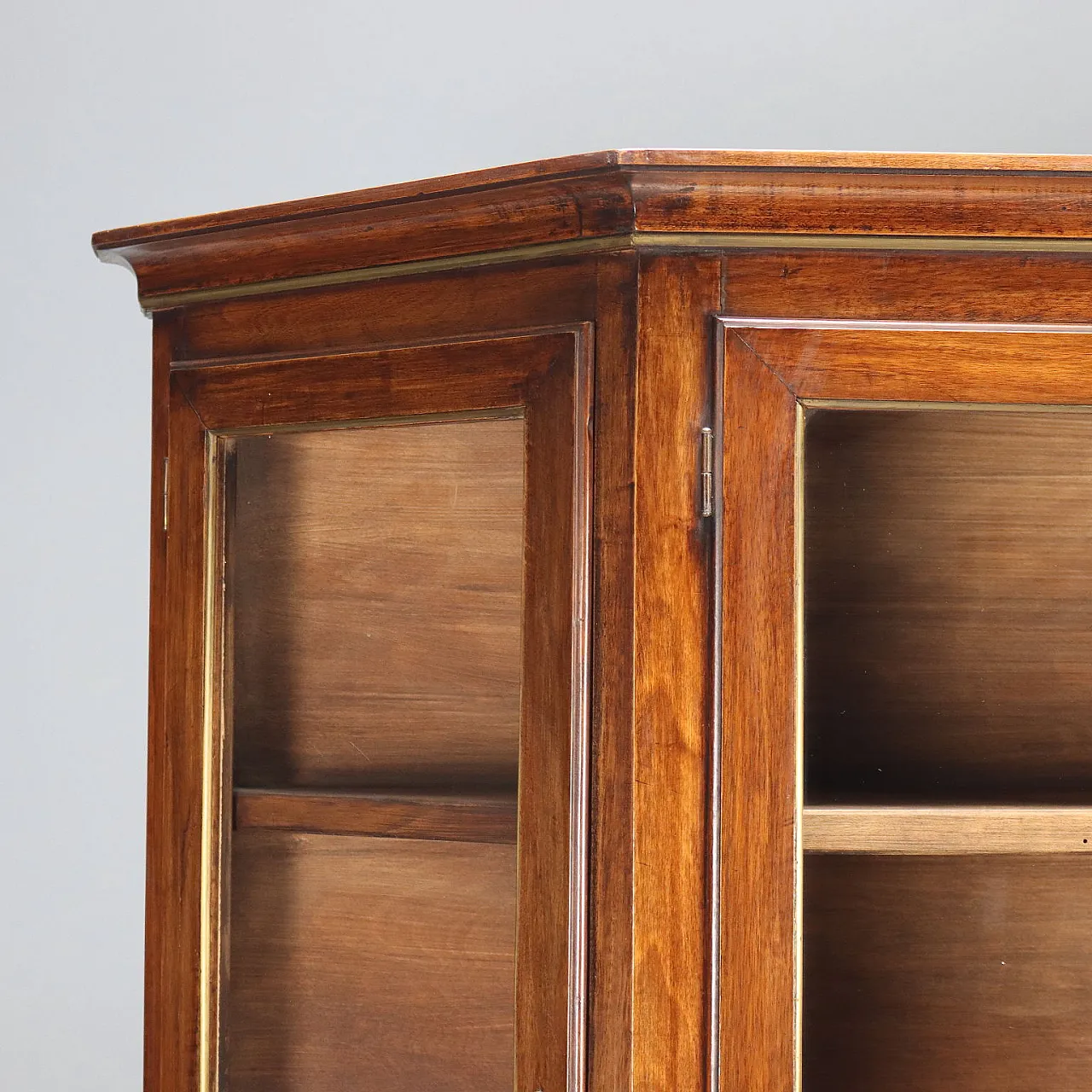 Double body corner sideboard in walnut, 19th century 7