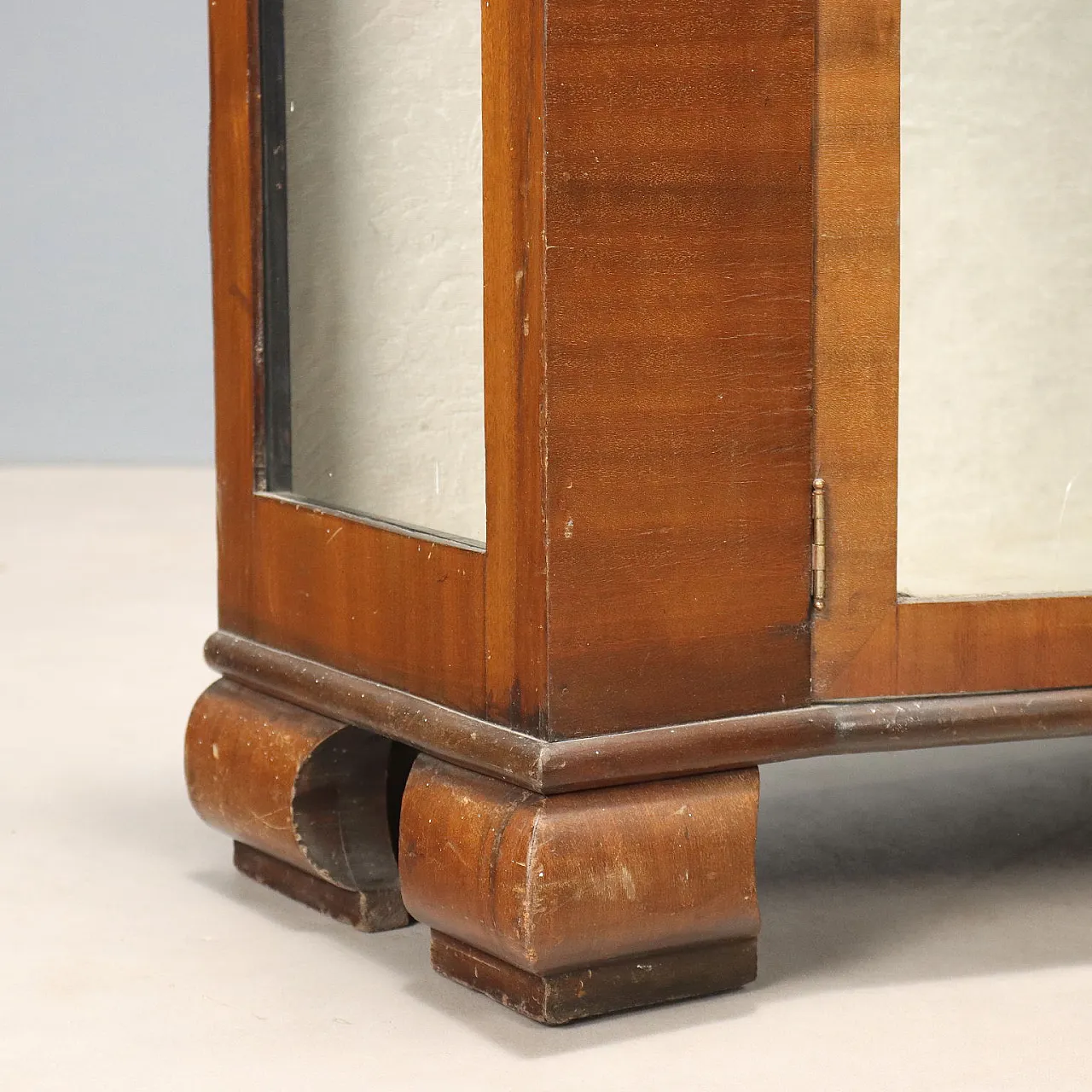 Art Deco showcase in mahogany veneer, 20th century 9