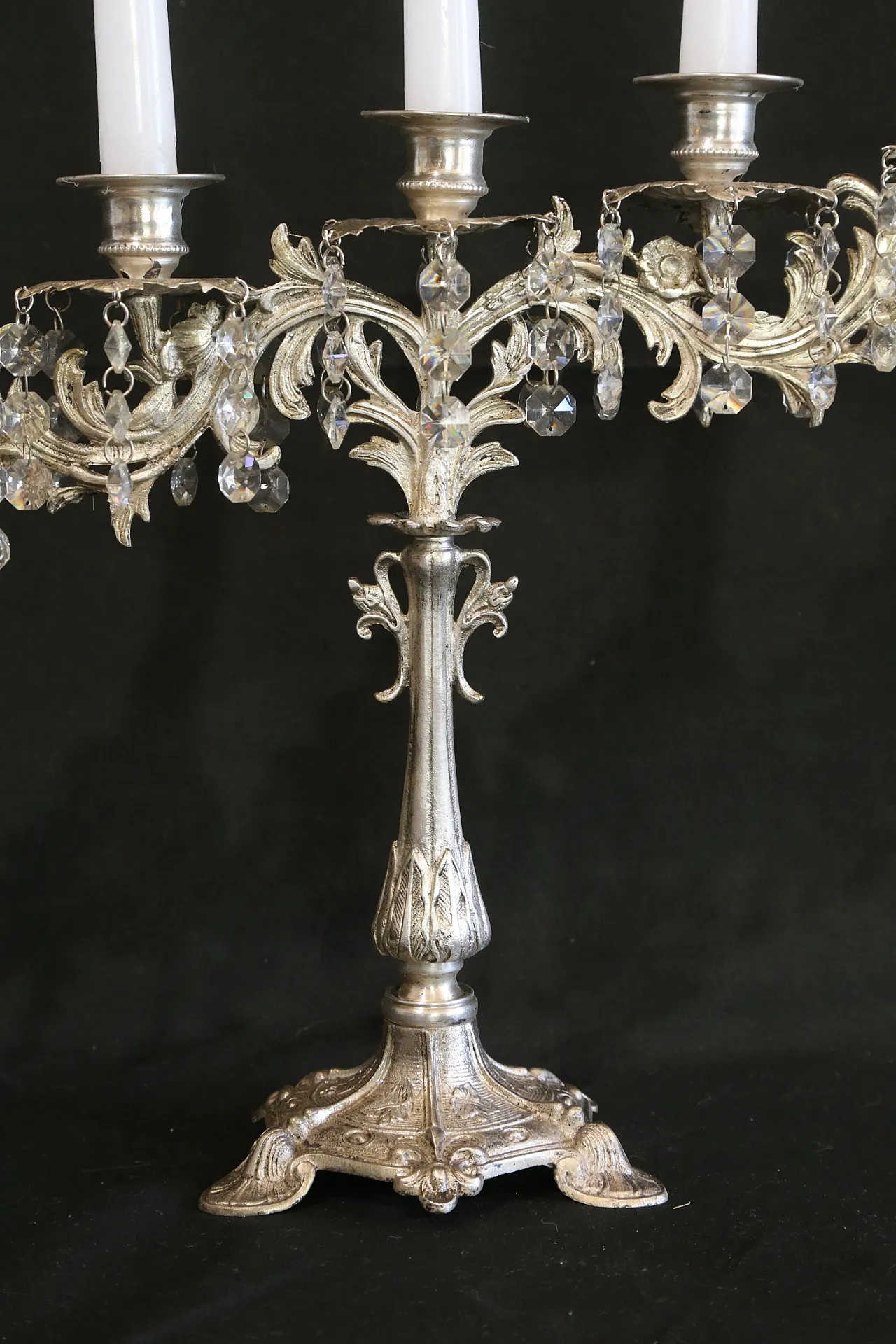 Coppia candelabri liturgici 7 fiamme stile barocco argentati, anni '30 18