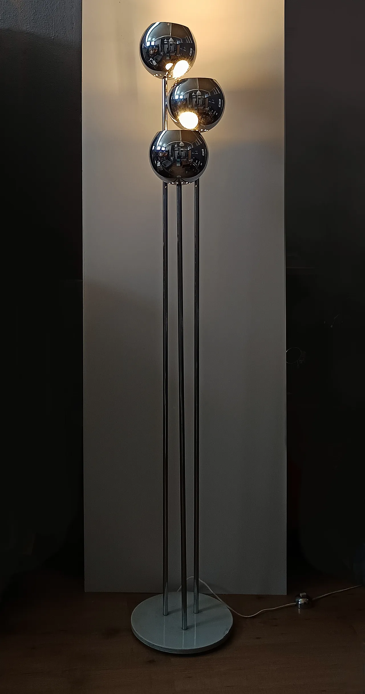 Chrome floor lamp with three globes, 70s 15