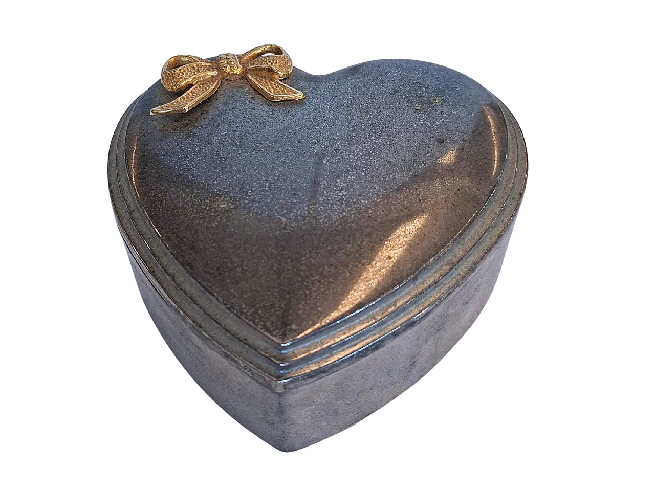 Heart-shaped metal jewelry box with golden bow, 90s 1