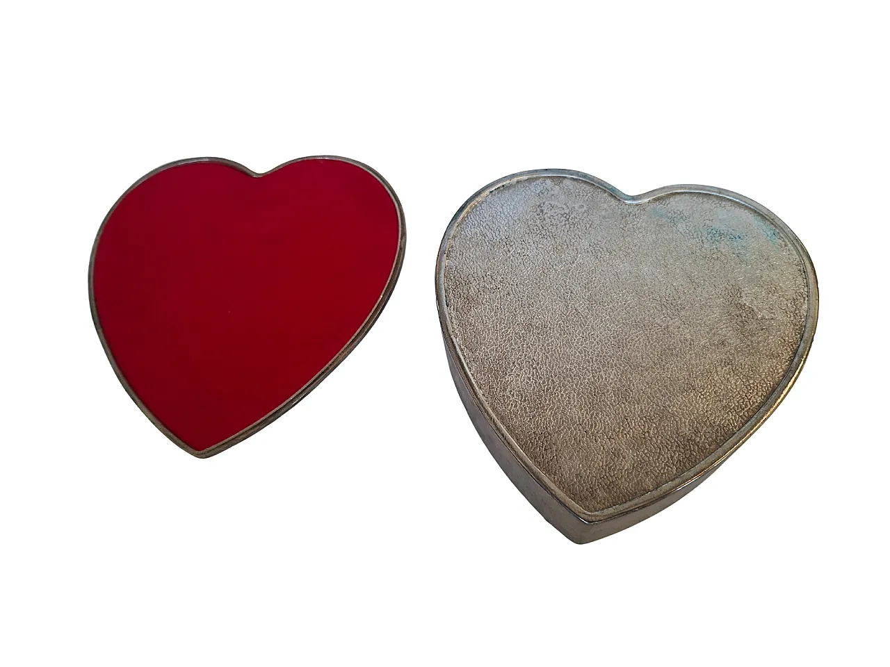 Heart-shaped metal jewelry box with golden bow, 90s 6
