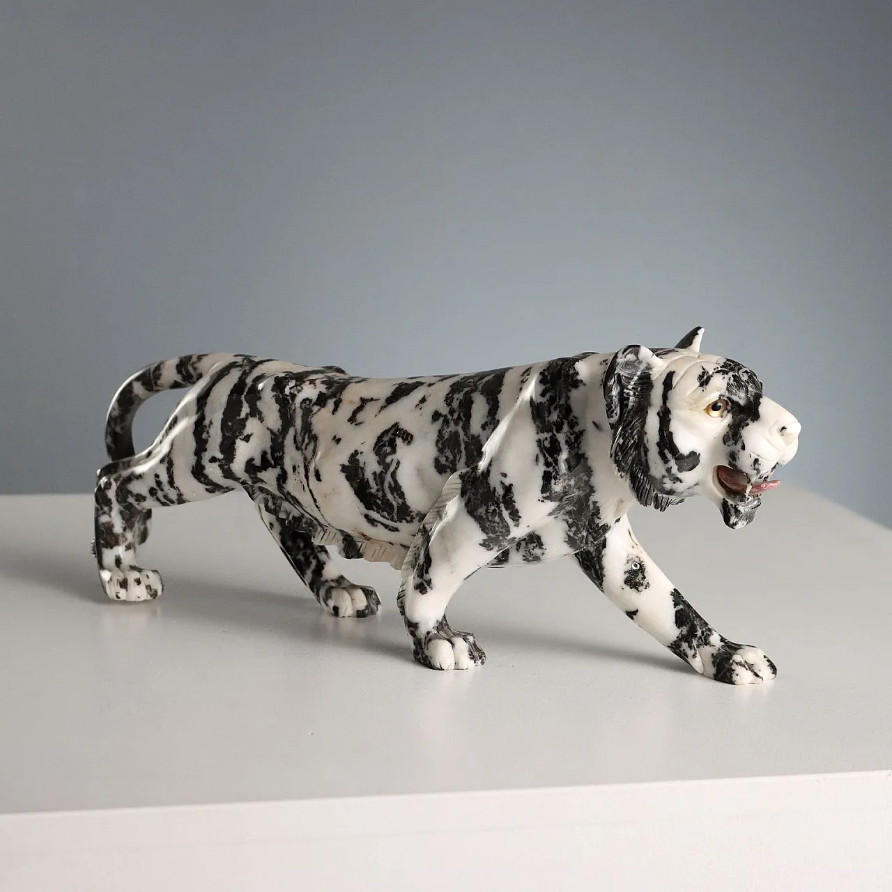 White tiger in black and white marble, 20th century 1