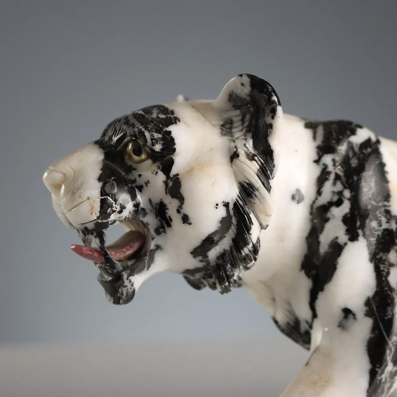 White tiger in black and white marble, 20th century 7