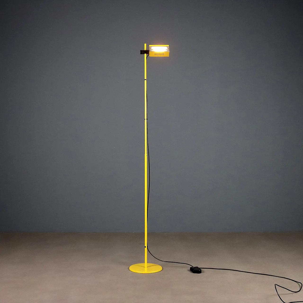 Lampada da terra in metallo e alluminio, anni '80 1