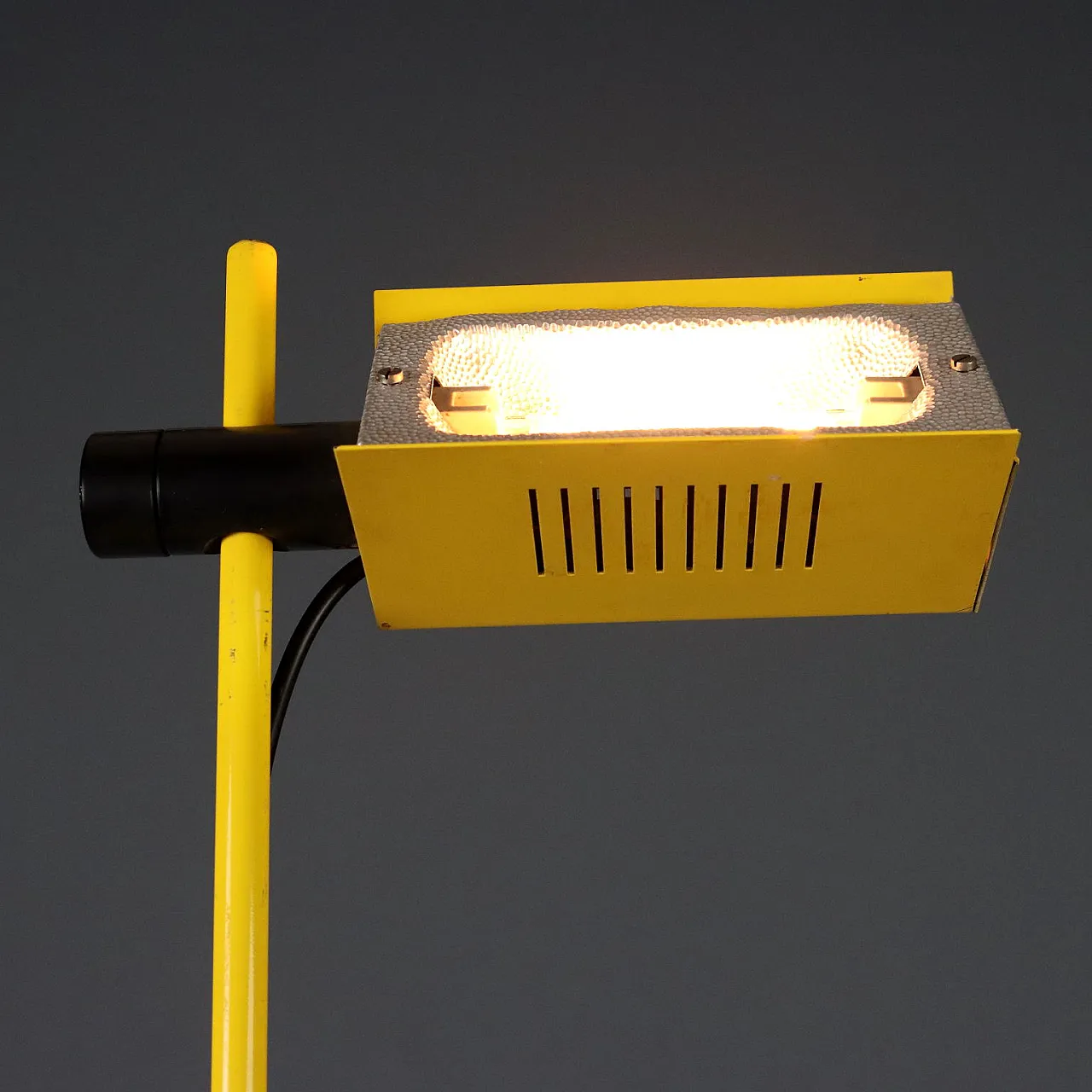 Lampada da terra in metallo e alluminio, anni '80 5