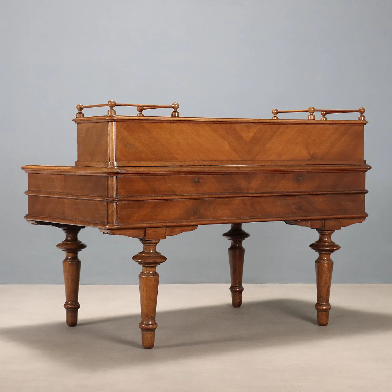 Desk in walnut, late 19th century 10