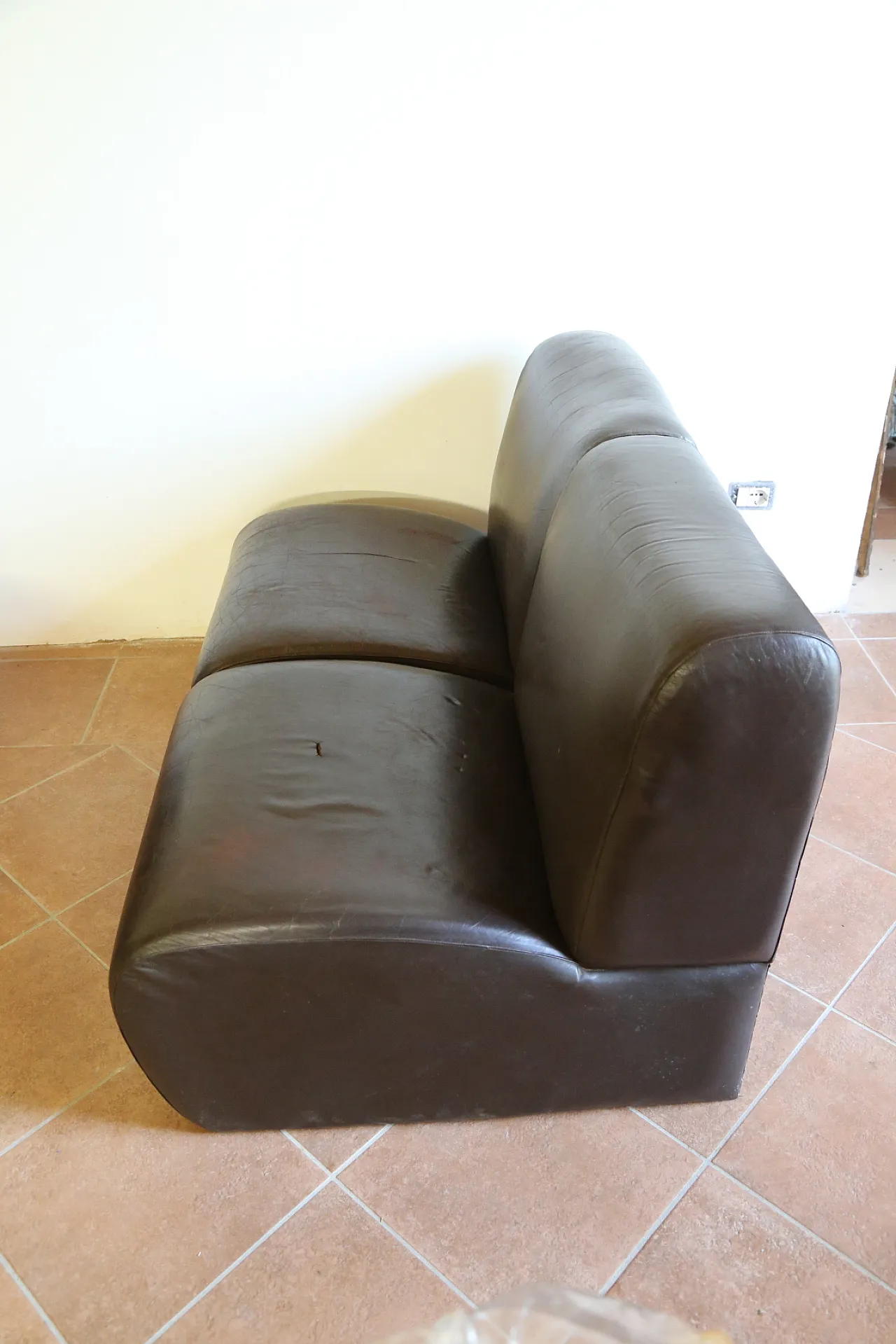 5 poltrone divano componibile pelle space age club design, anni '70 23