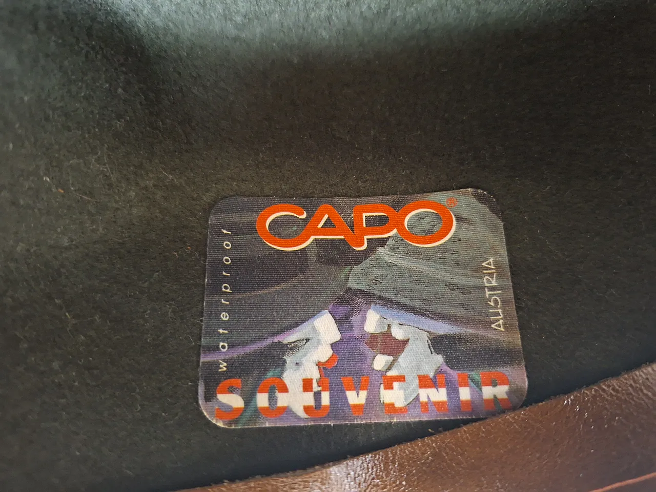 Capo Austria Tyrolean hat with box, 90s 4