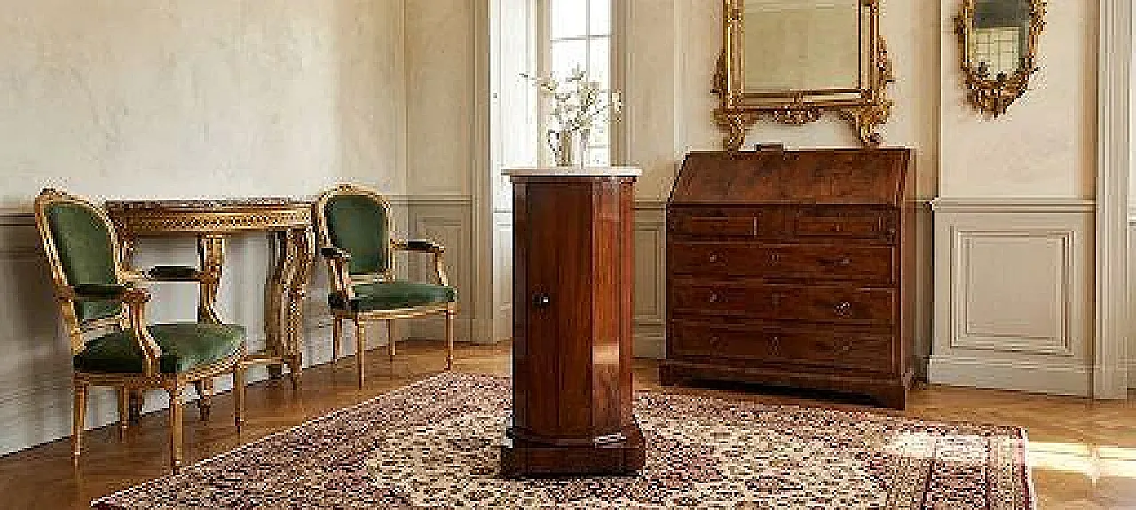 Die-cut walnut column Empire, 19th century 1