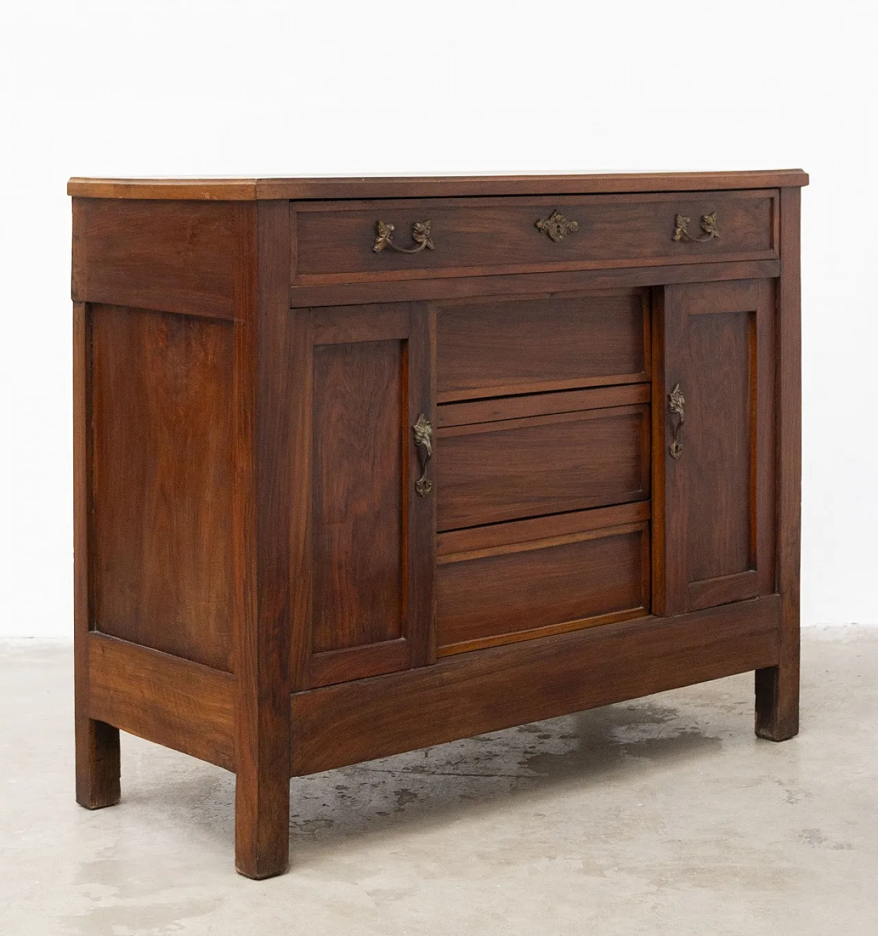 Walnut wood dresser, early 20th century 2